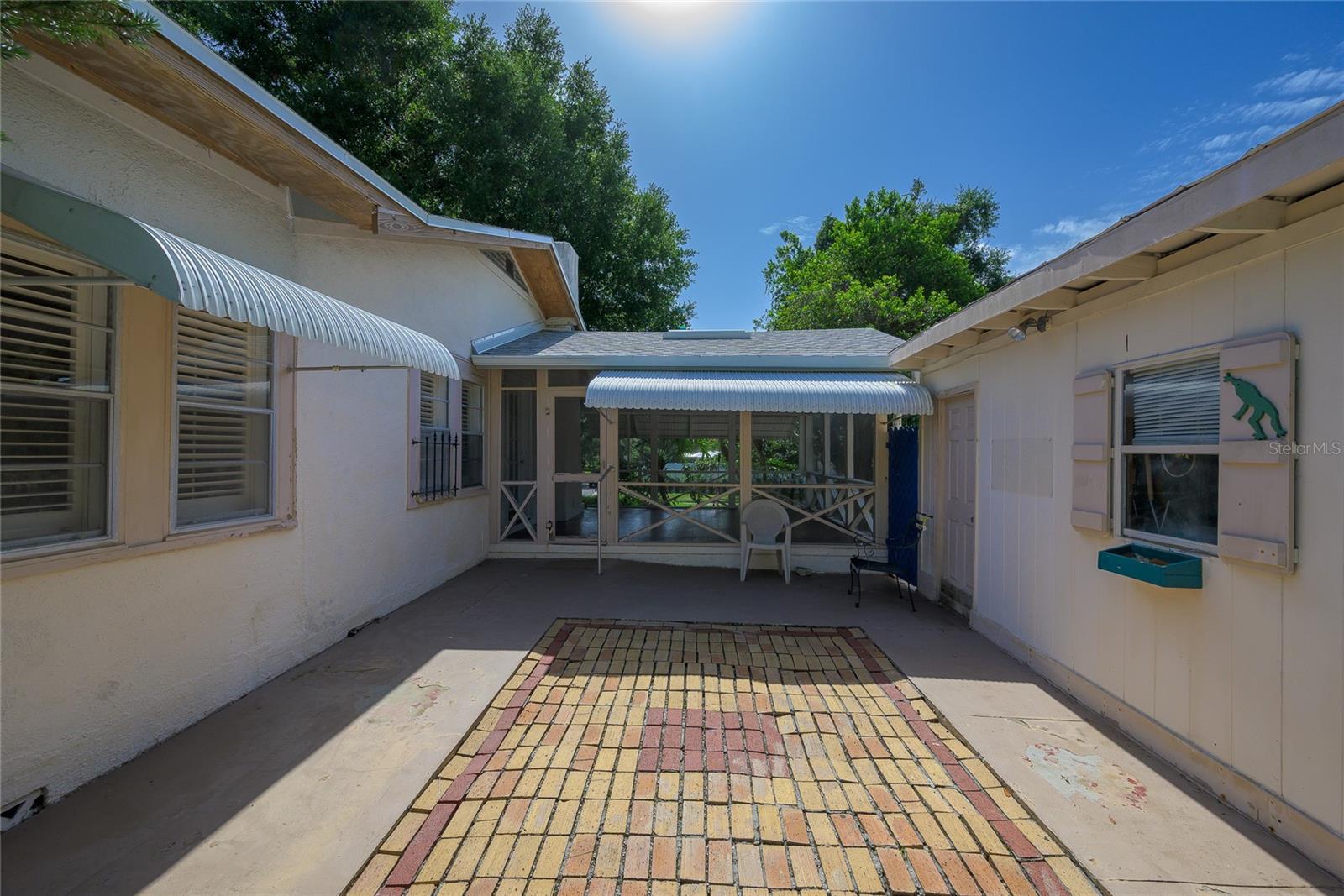 Image 33 of 39 For 1621 Sunnyside Drive