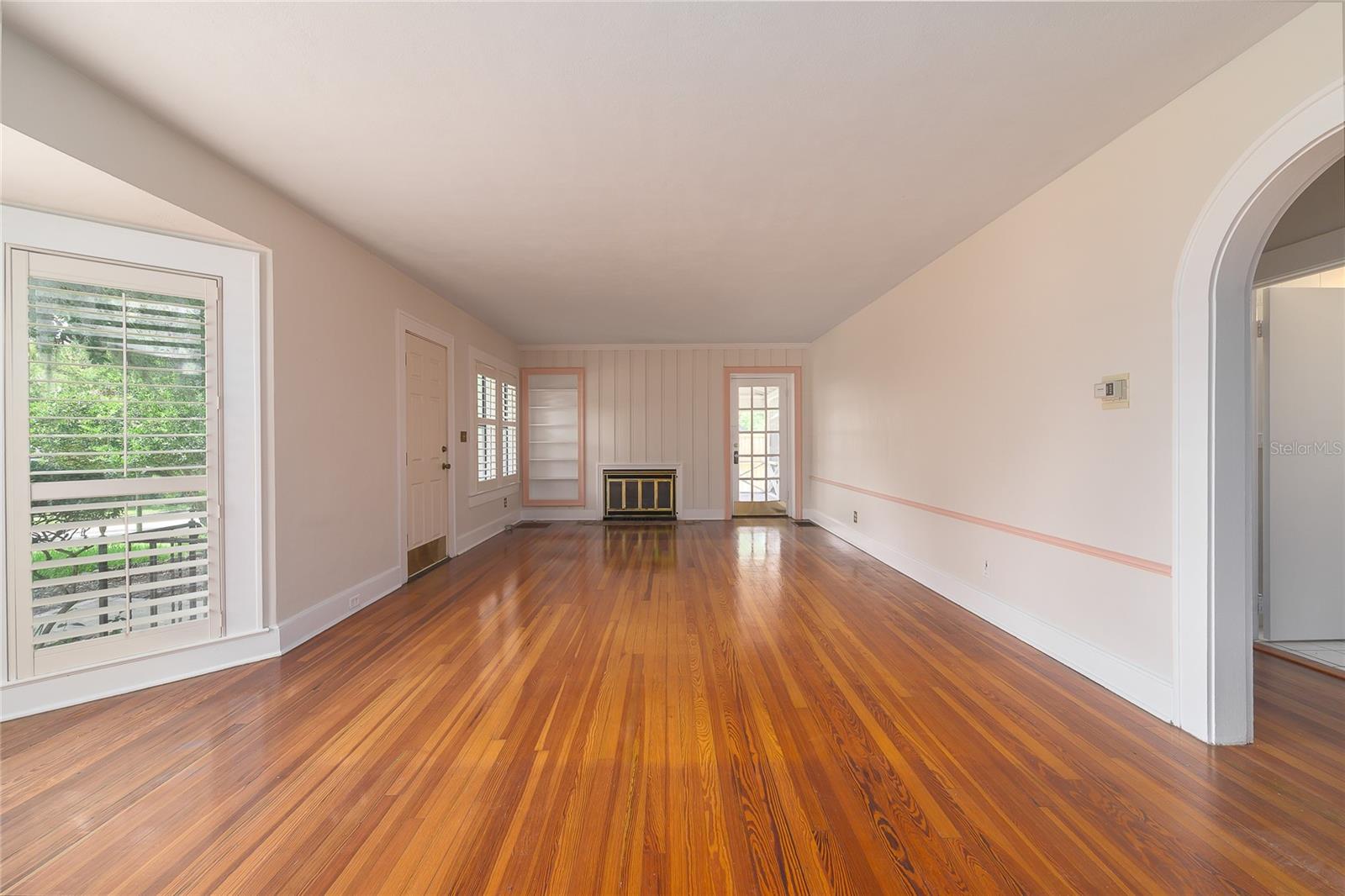 Image 4 of 39 For 1621 Sunnyside Drive