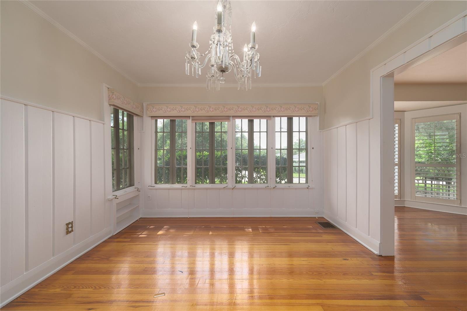 Image 6 of 39 For 1621 Sunnyside Drive