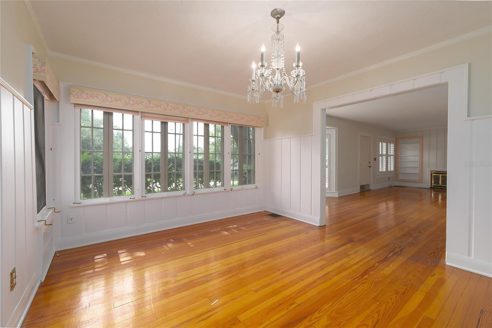 Image 7 of 39 For 1621 Sunnyside Drive