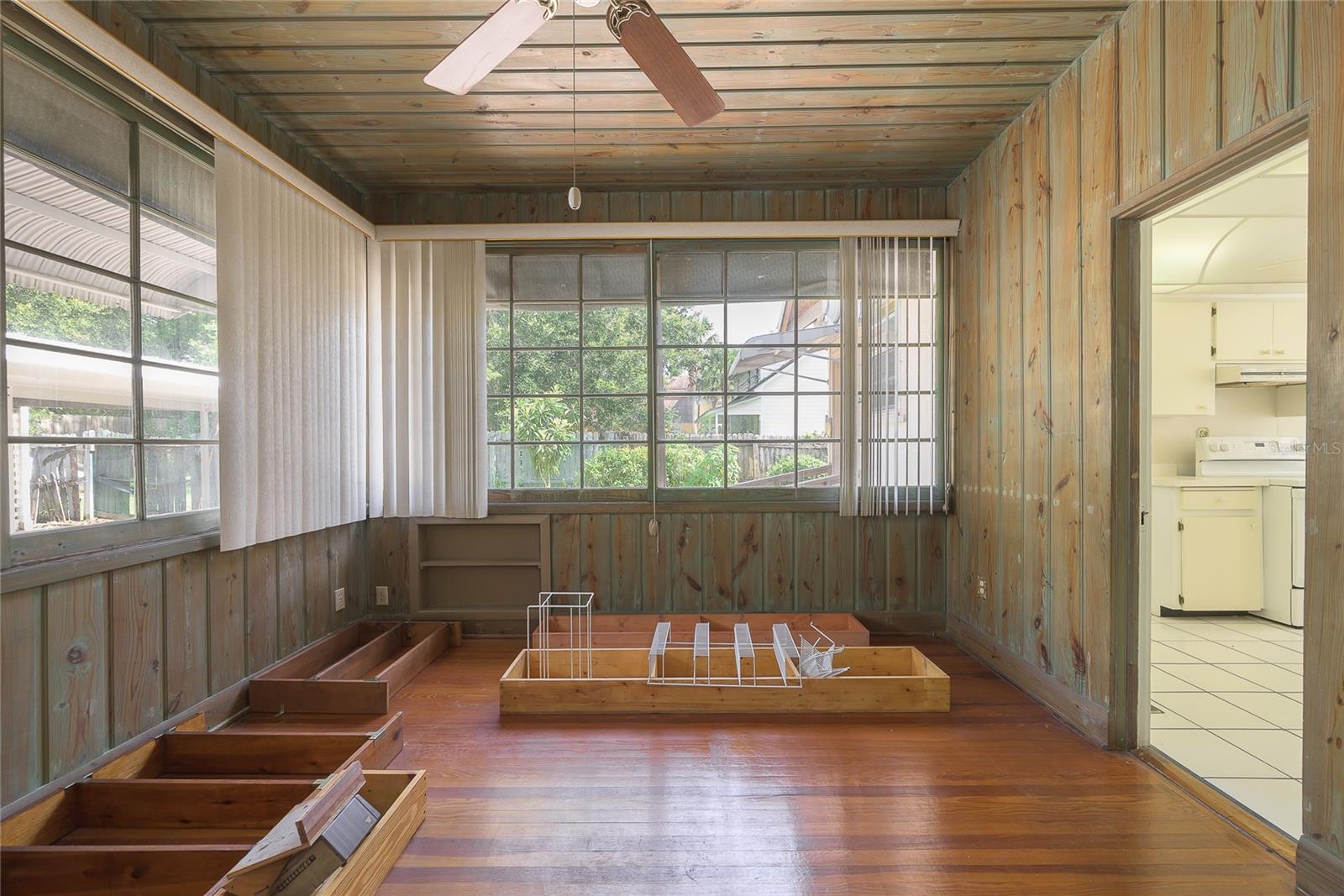 Image 8 of 39 For 1621 Sunnyside Drive