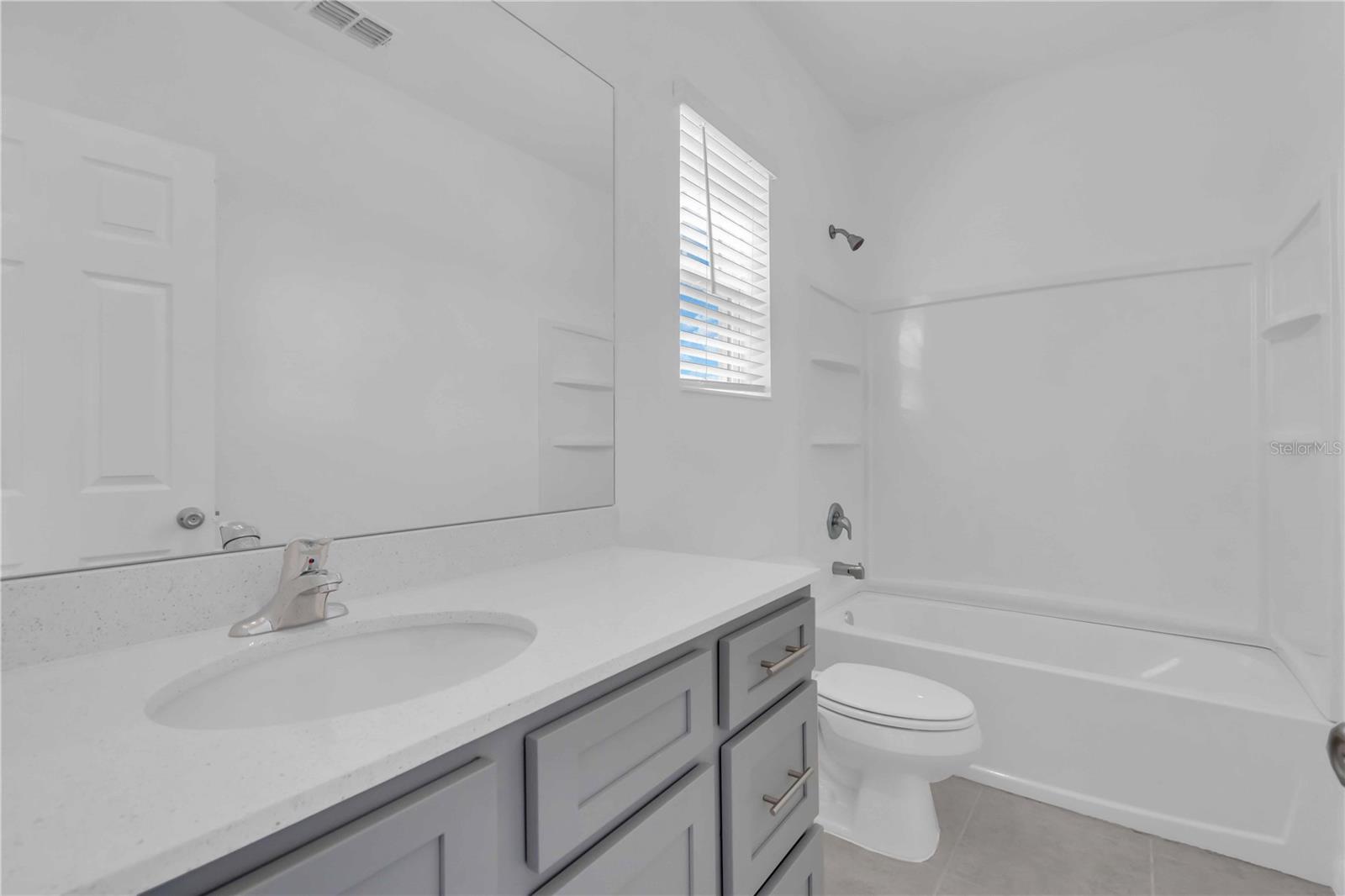 Image 11 of 16 For 17322 Alderwood Lane