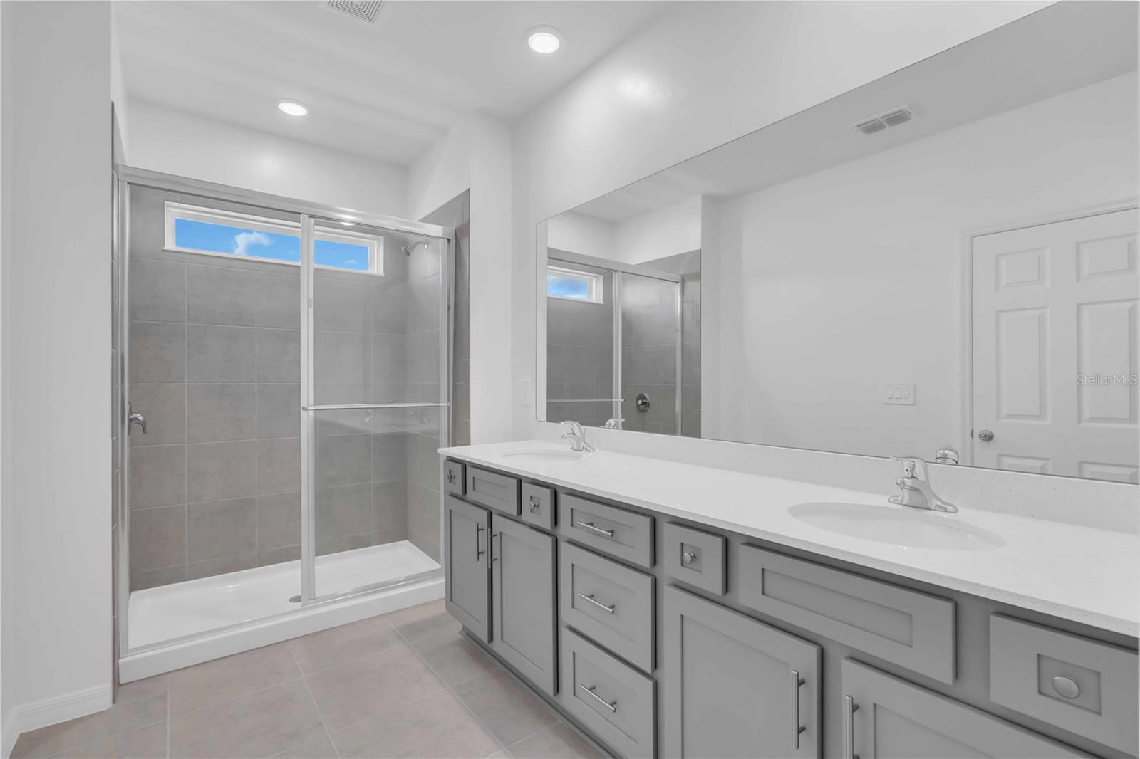 Image 14 of 16 For 17322 Alderwood Lane