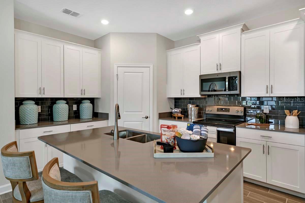 Image 4 of 29 For 2519 Peace Of Mind Avenue