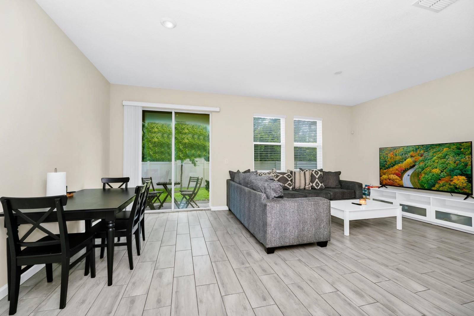 Image 10 of 43 For 10070 Red Eagle Drive