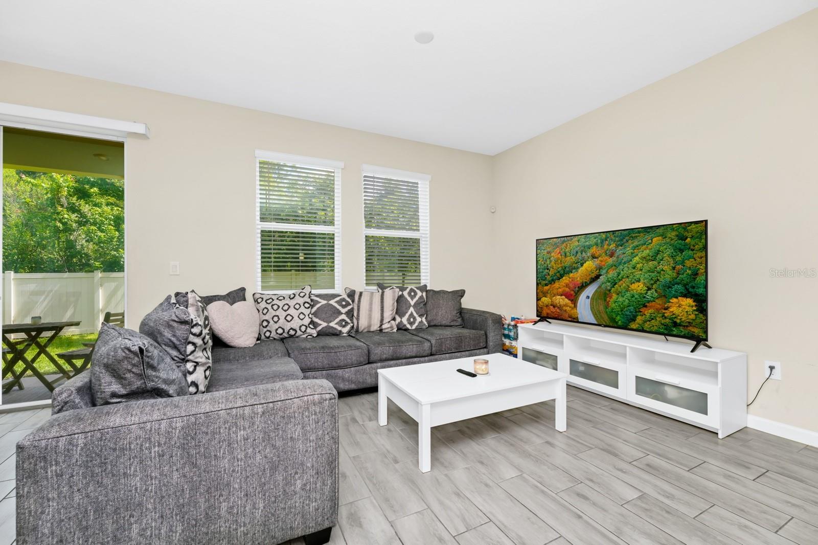Image 11 of 43 For 10070 Red Eagle Drive