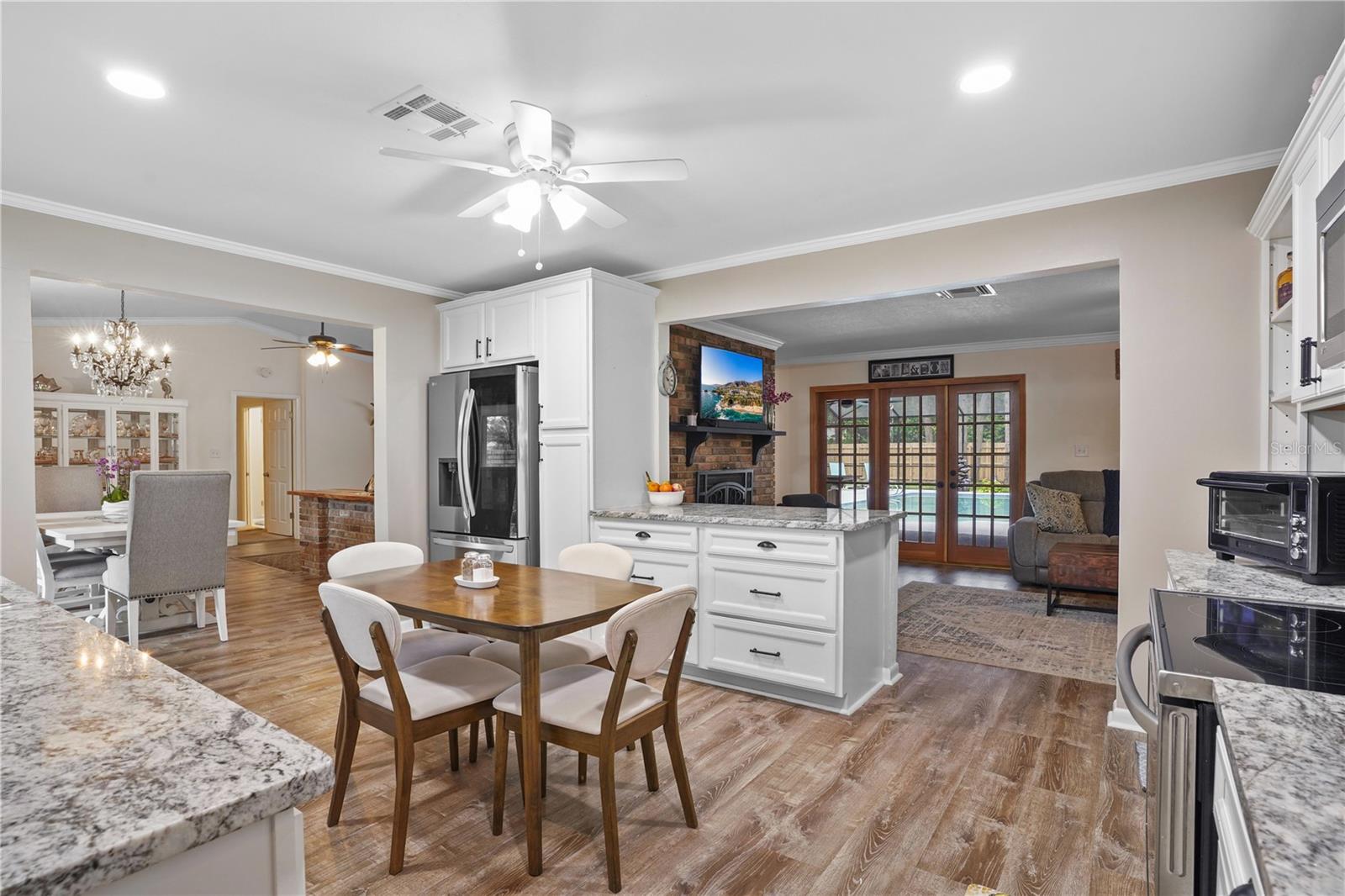Image 13 of 54 For 203 Sweetwater Boulevard