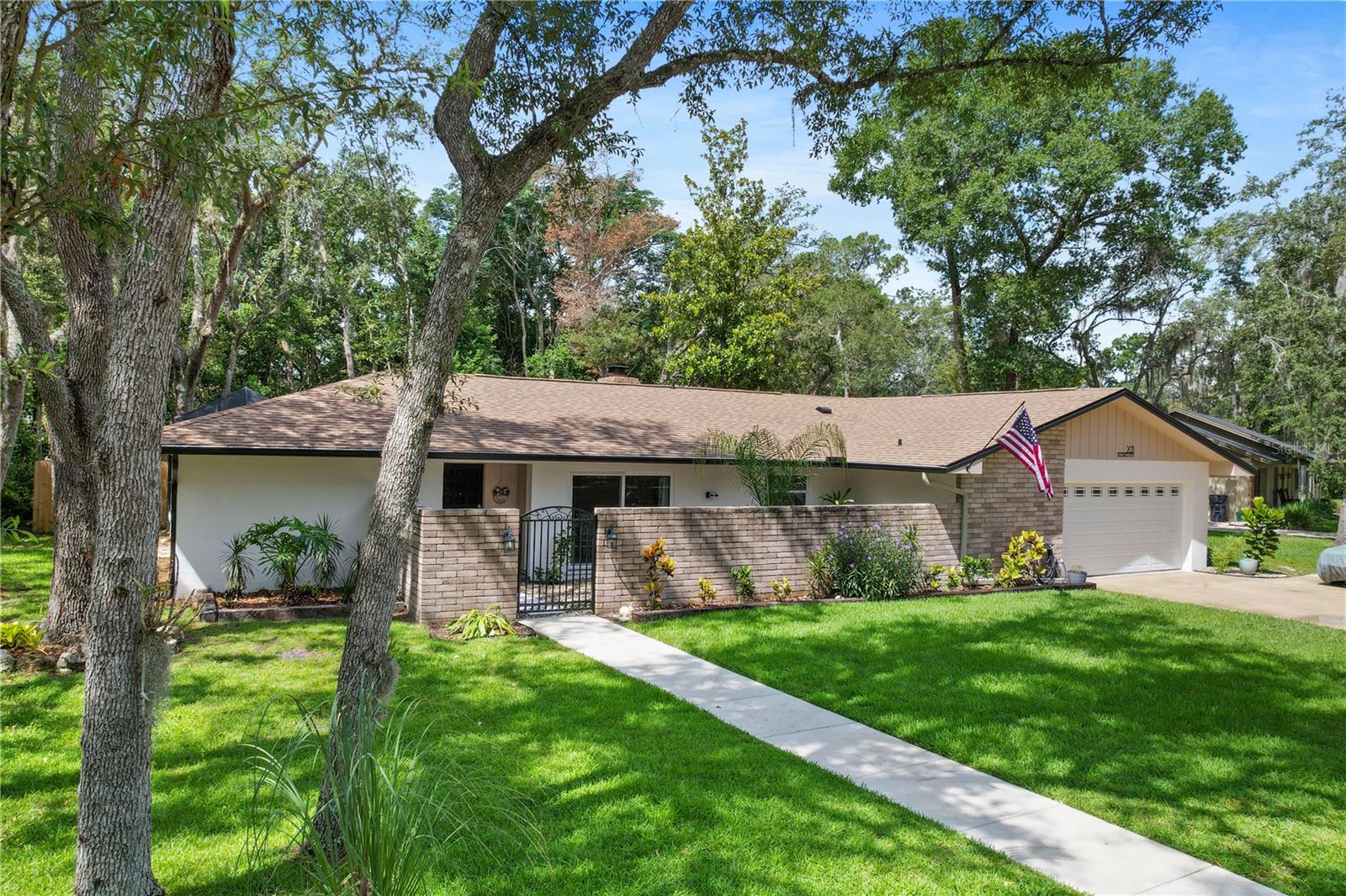 Image 3 of 54 For 203 Sweetwater Boulevard