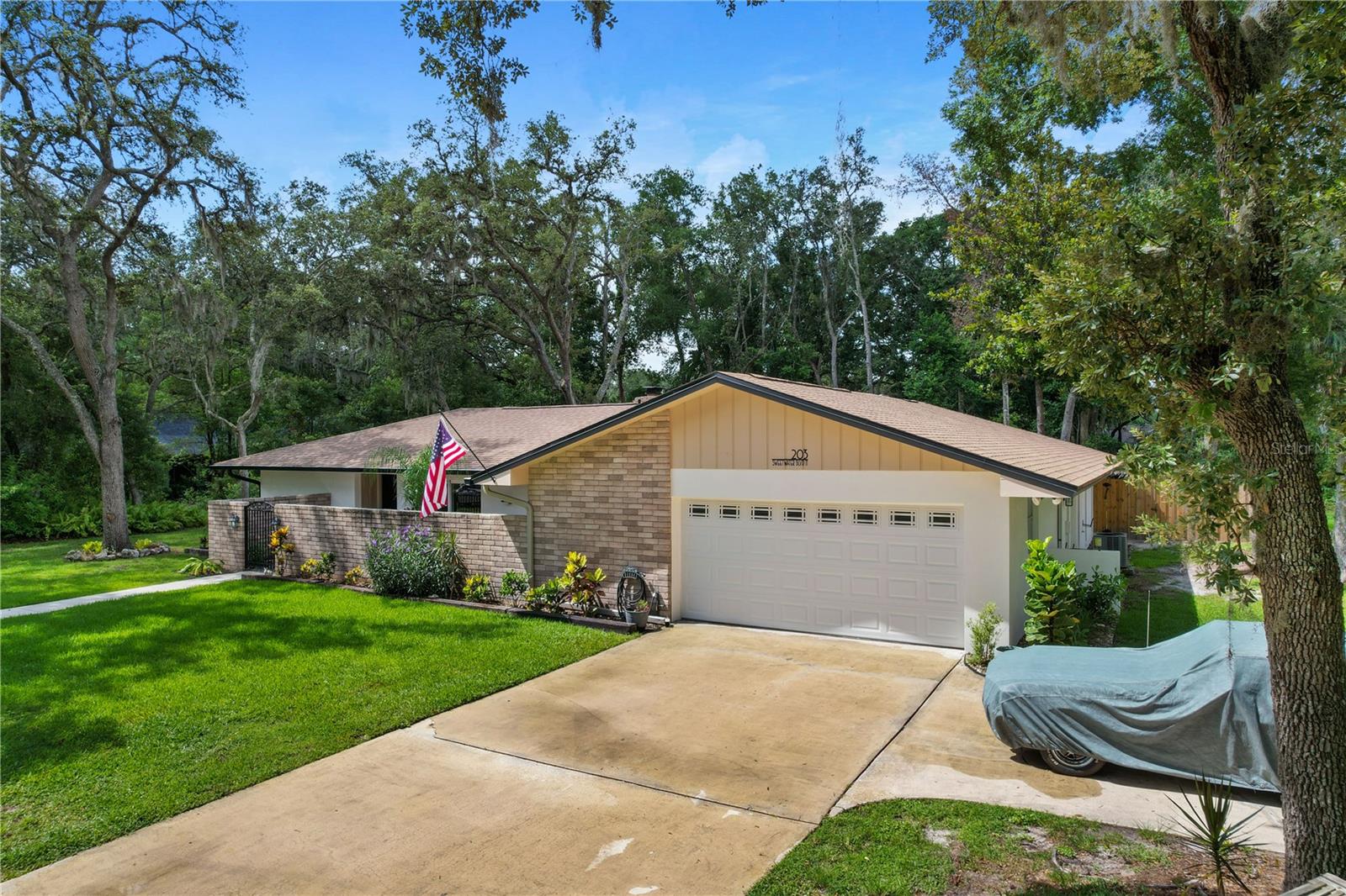 Image 4 of 54 For 203 Sweetwater Boulevard