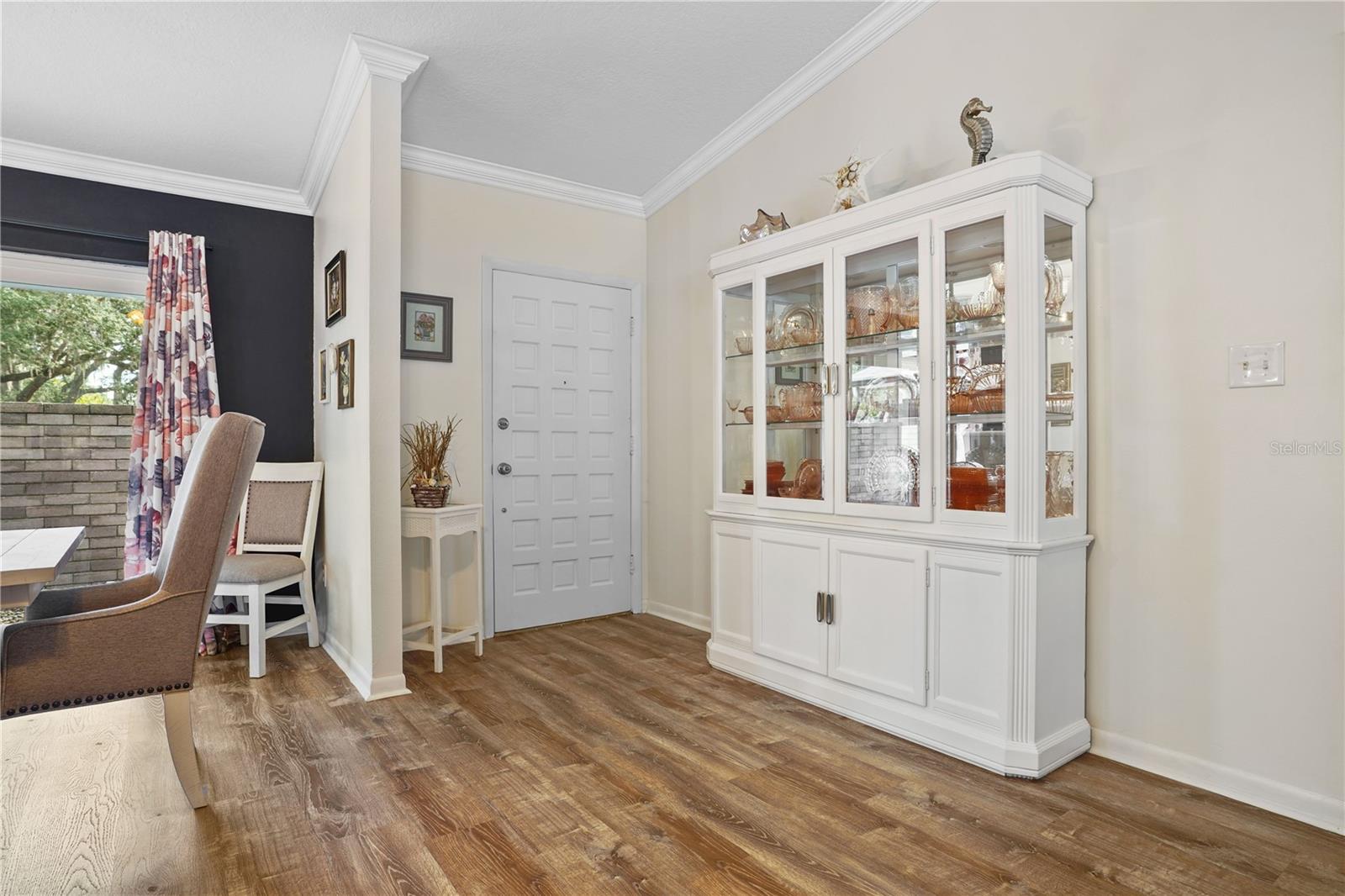 Image 9 of 54 For 203 Sweetwater Boulevard