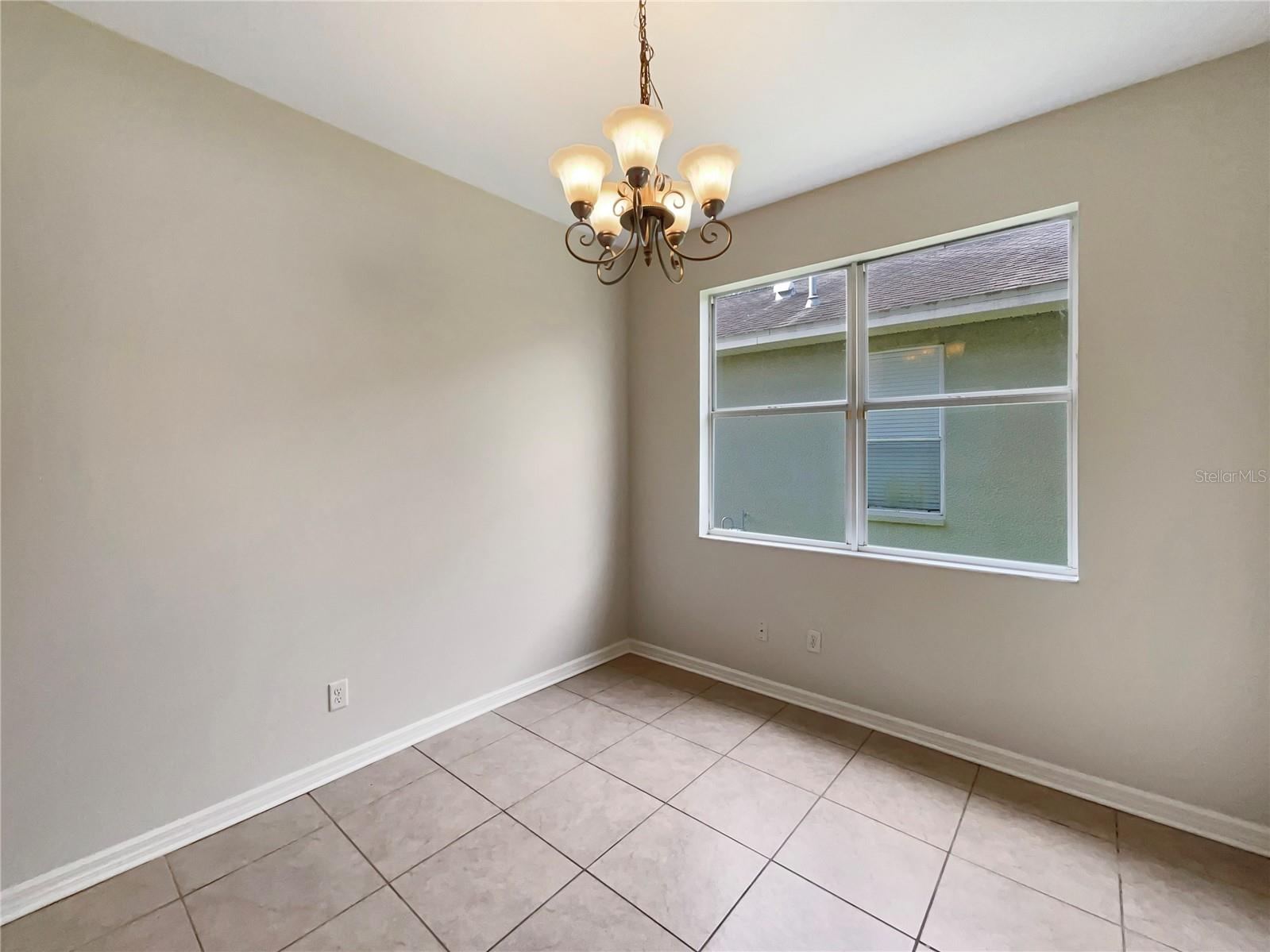 Image 11 of 27 For 10429 Avelar Ridge Drive