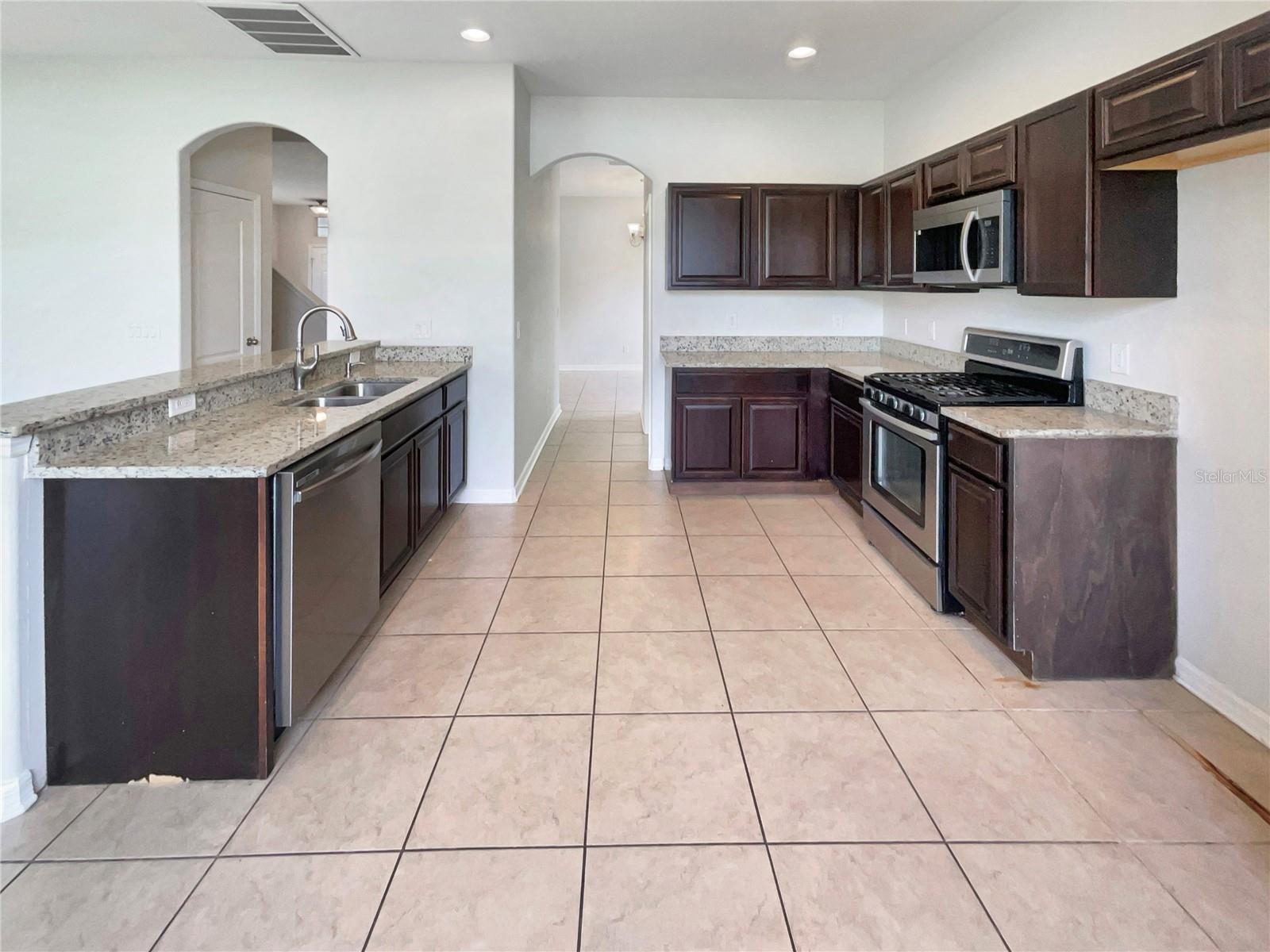 Image 6 of 27 For 10429 Avelar Ridge Drive
