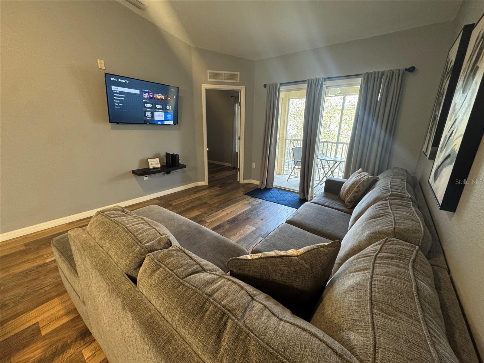 Image 11 of 42 For 2802 Club Cortile Circle B
