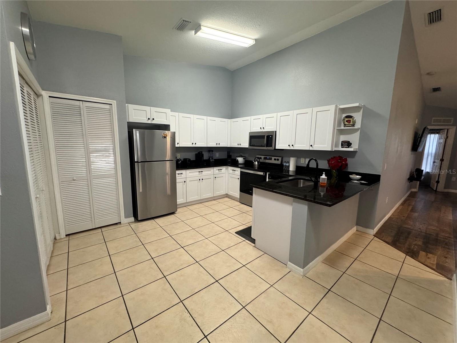 Image 17 of 42 For 2802 Club Cortile Circle B