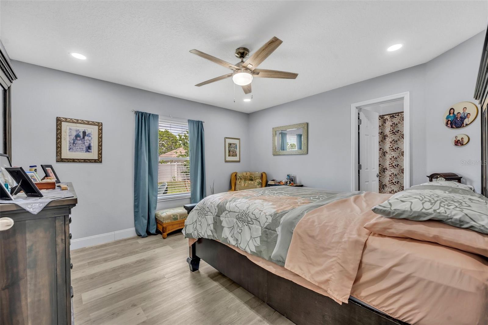 Image 18 of 28 For 3043 Mapleshade Street