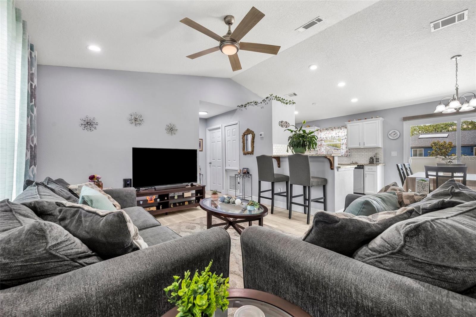 Image 5 of 28 For 3043 Mapleshade Street
