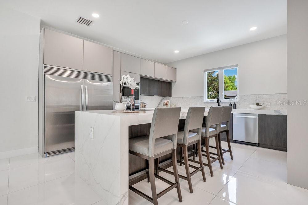 Image 15 of 50 For 1371 Lyndale Boulevard