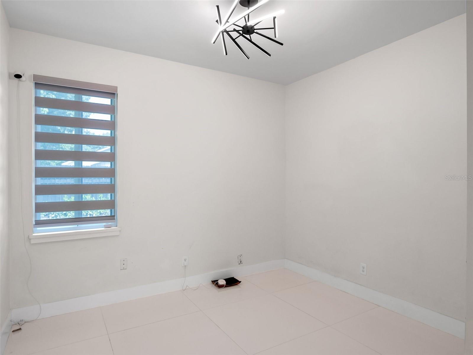 Image 33 of 50 For 1371 Lyndale Boulevard