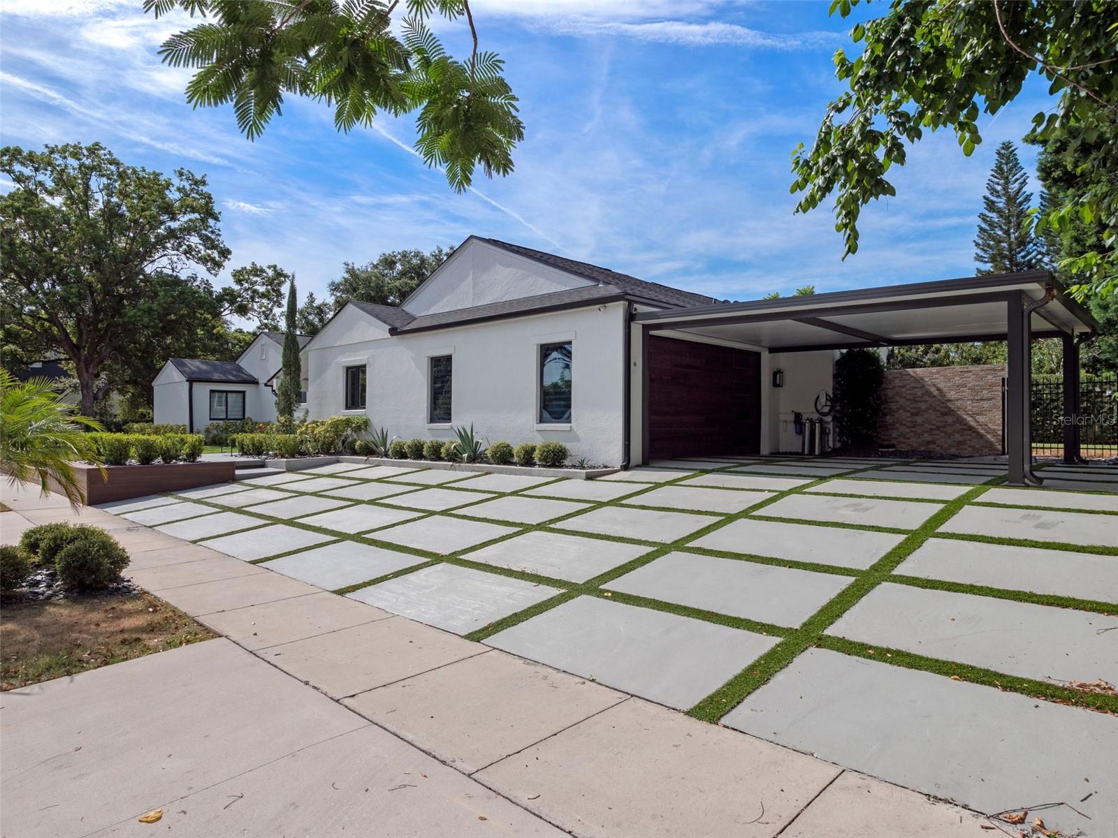 Image 7 of 50 For 1371 Lyndale Boulevard