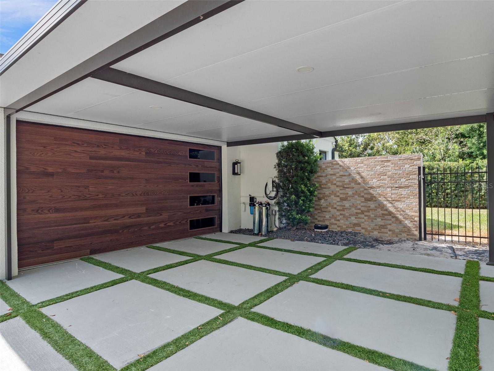 Image 8 of 50 For 1371 Lyndale Boulevard