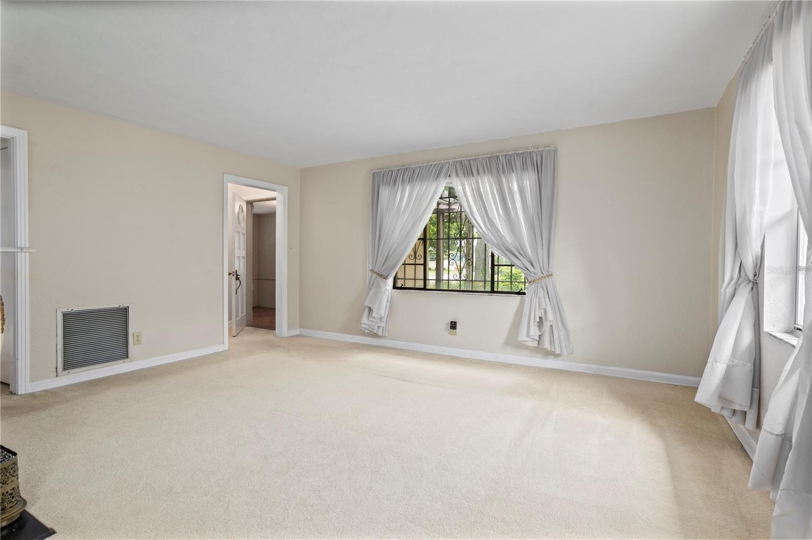 Image 7 of 47 For 3223 Orange Avenue