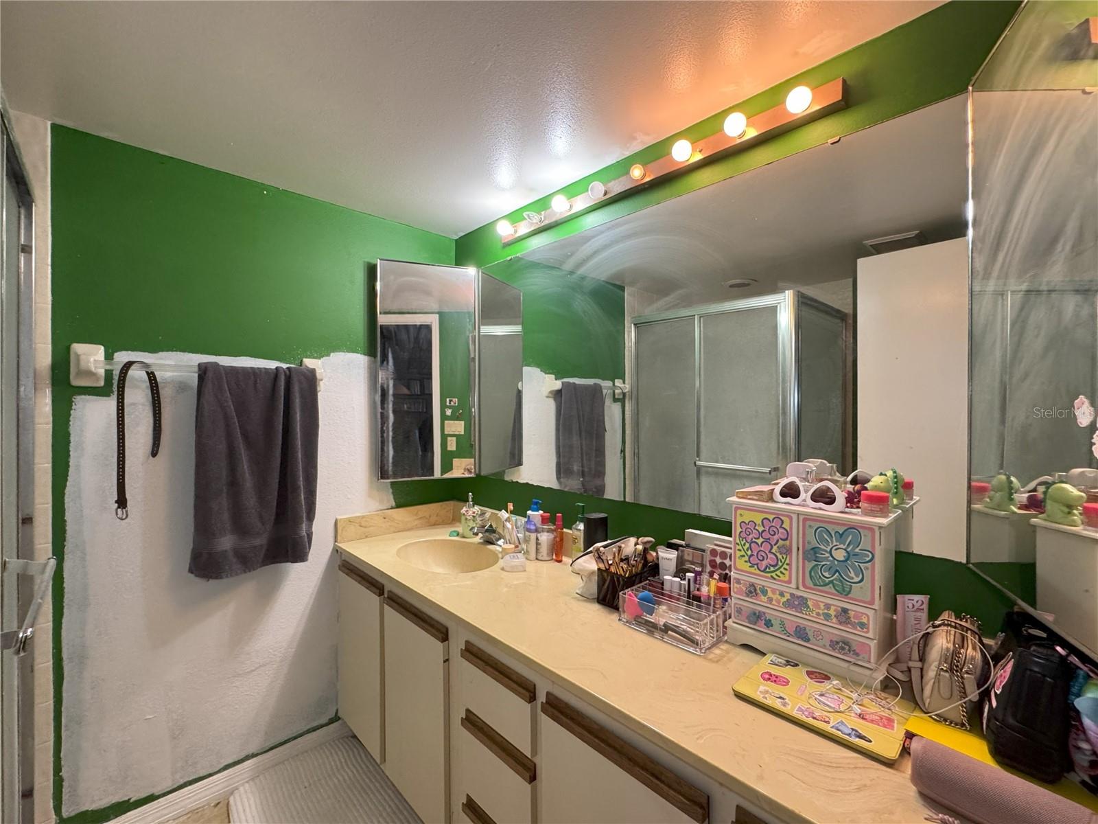 Image 15 of 23 For 5302 Bamboo Court 447