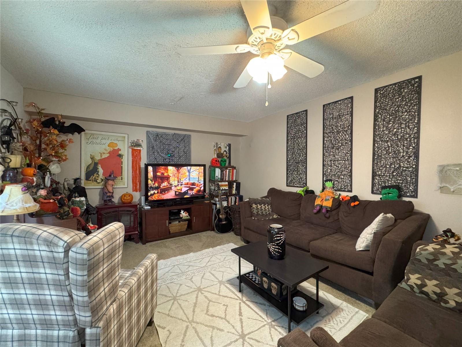 Image 17 of 23 For 5302 Bamboo Court 447