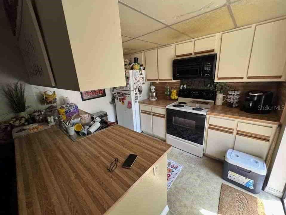 Image 4 of 10 For 5302 Bamboo Court 447