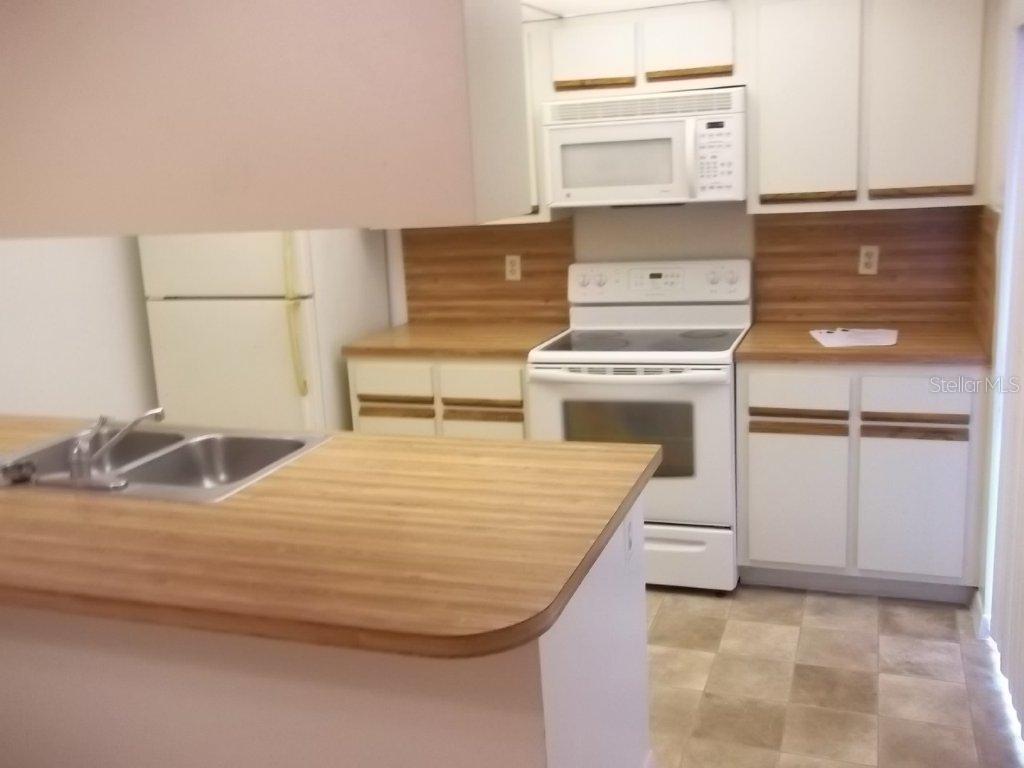 Image 3 of 19 For 5327 Bamboo Court 426