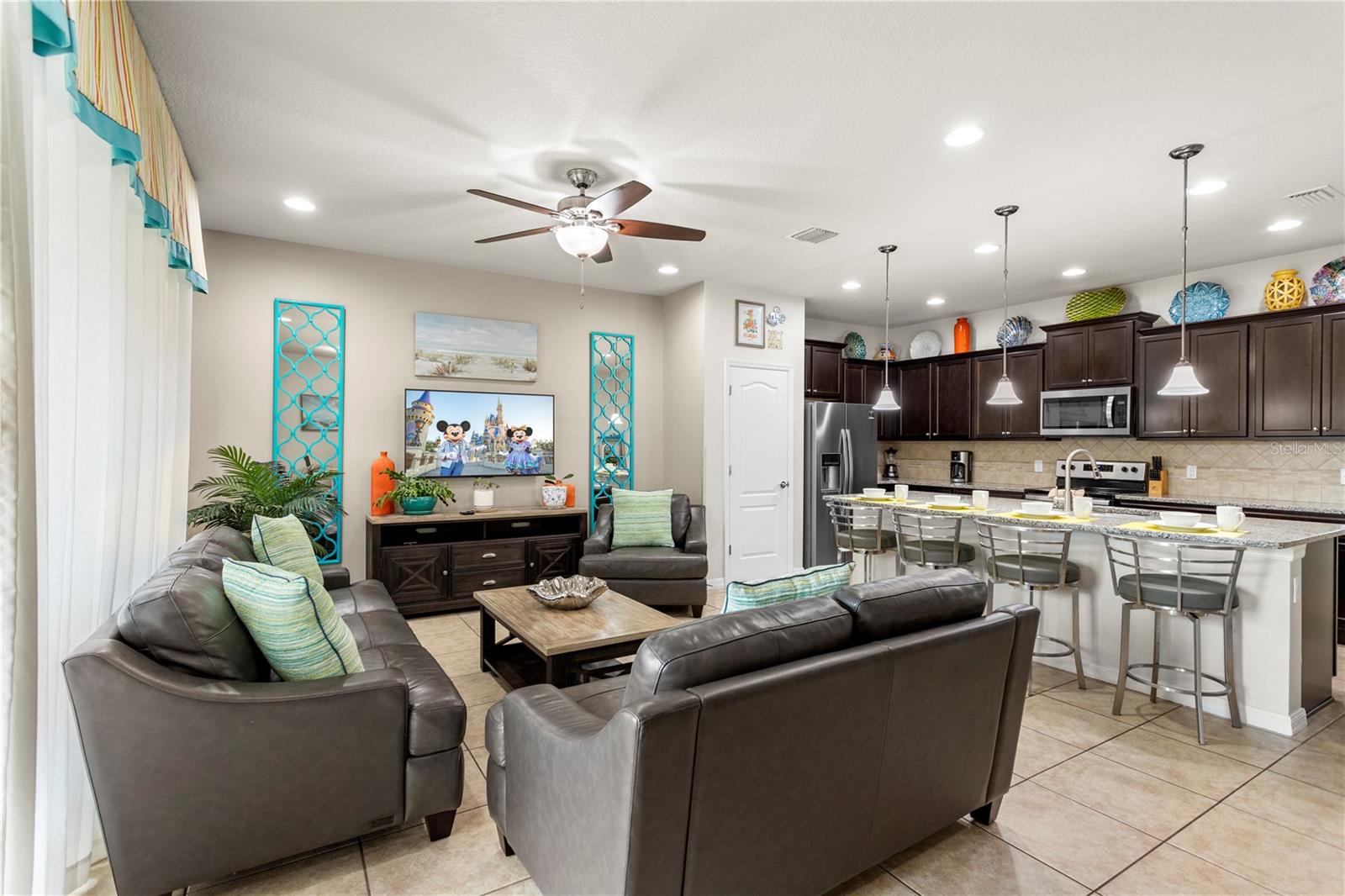 Image 3 of 48 For 1909 Majorca Drive