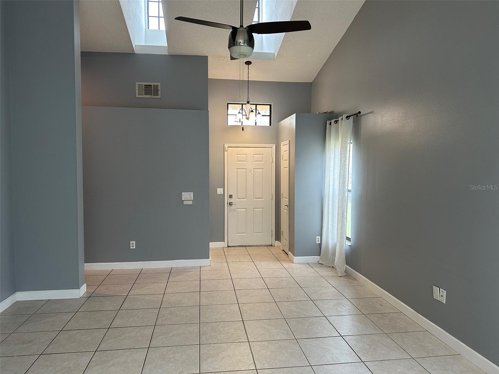 Image 4 of 19 For 3976 Waterview Loop