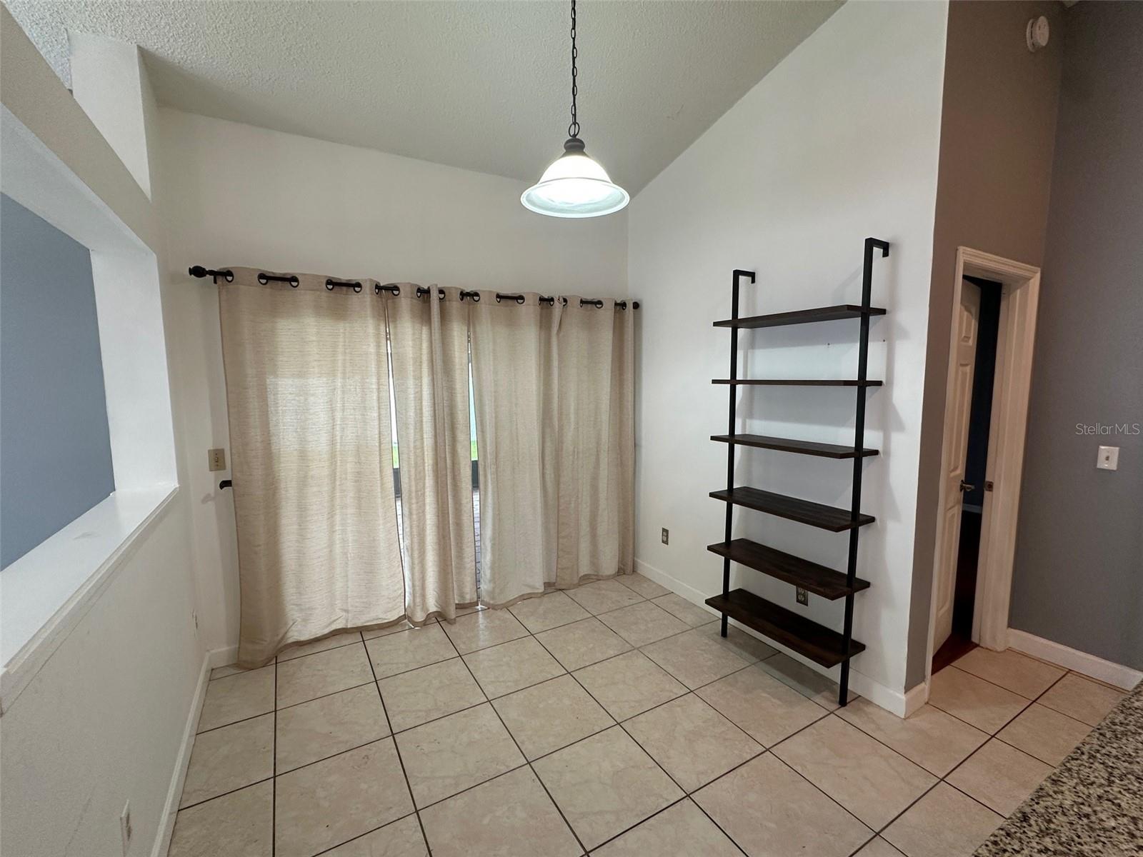 Image 6 of 19 For 3976 Waterview Loop