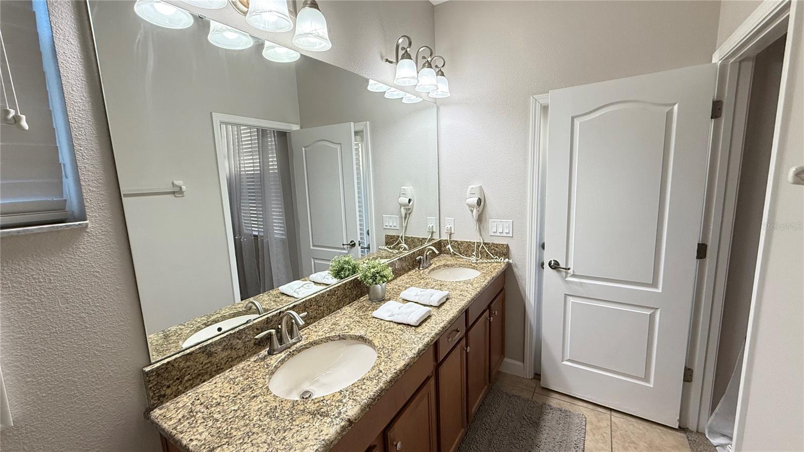 Image 14 of 61 For 8940 Sugar Palm Road