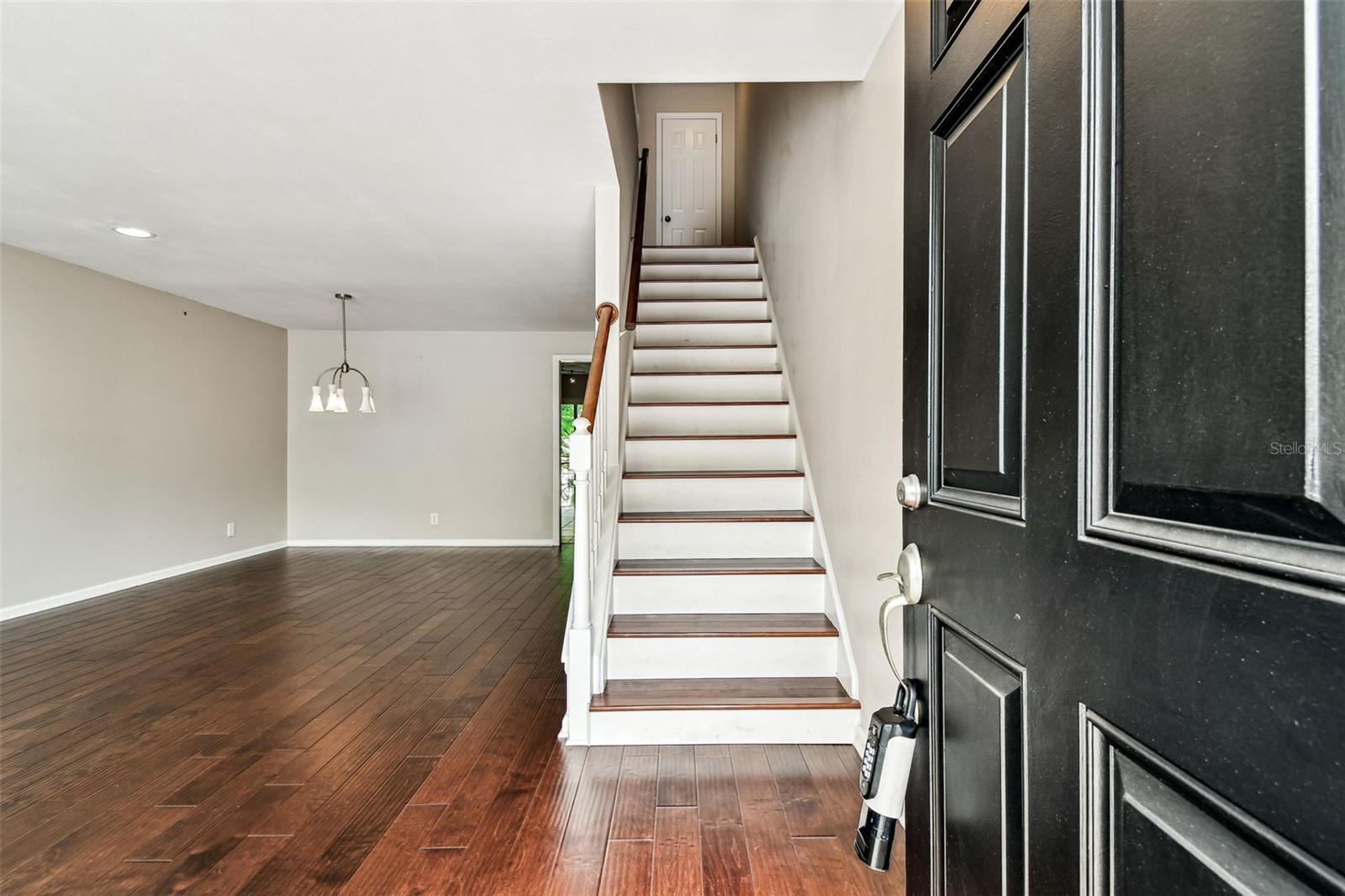 Image 2 of 24 For 609 Glen Avenue E
