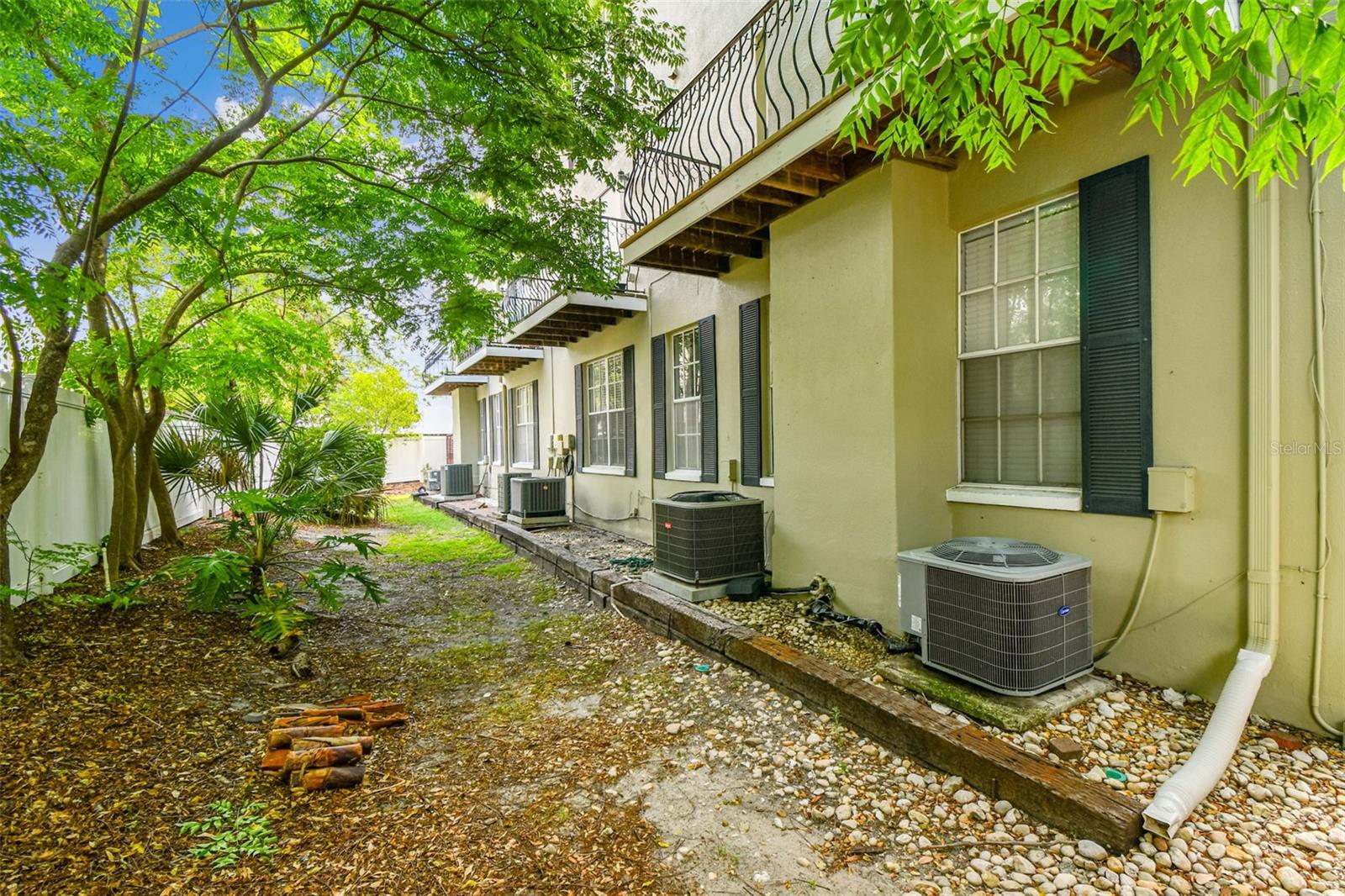 Image 25 of 27 For 609 Glen Avenue E