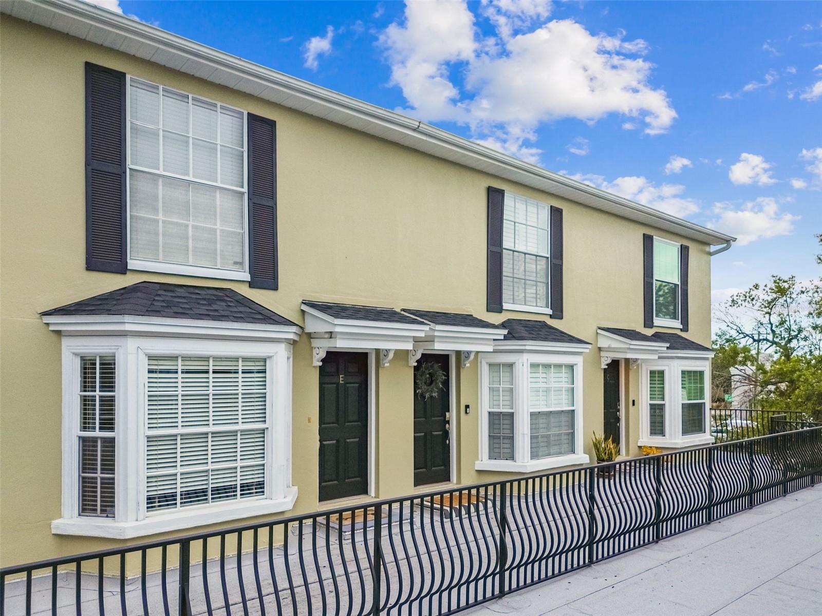 Image 26 of 27 For 609 Glen Avenue E