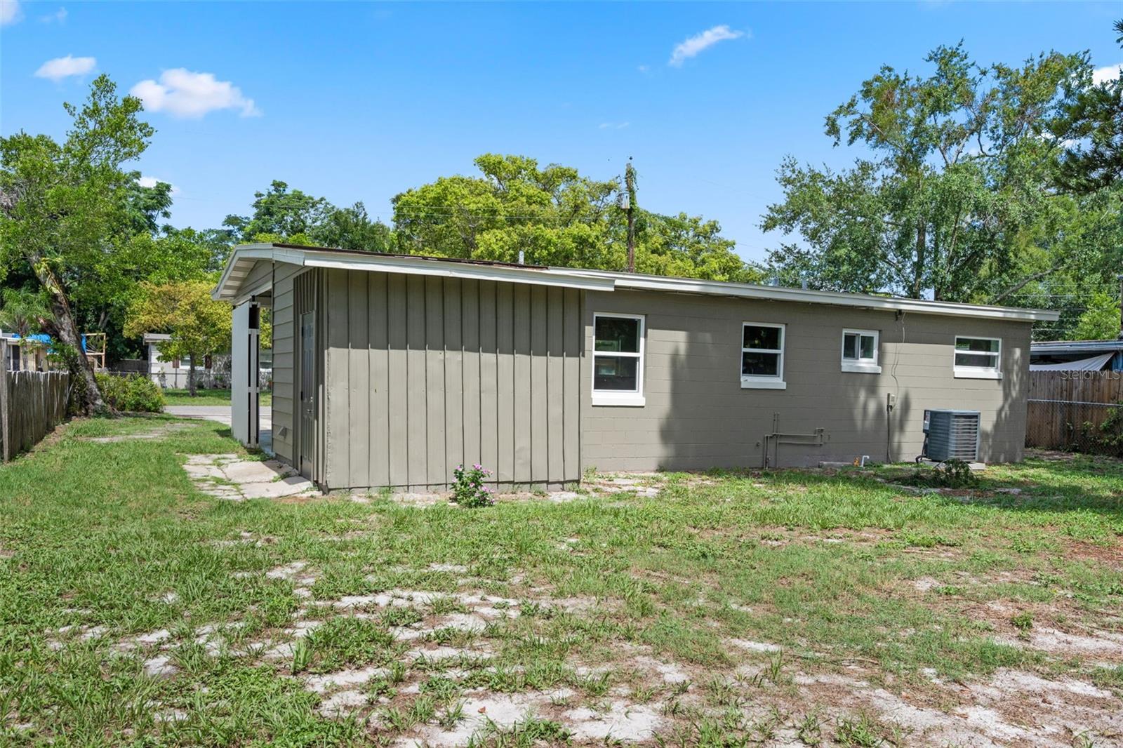 Image 16 of 18 For 709 Suzette Drive