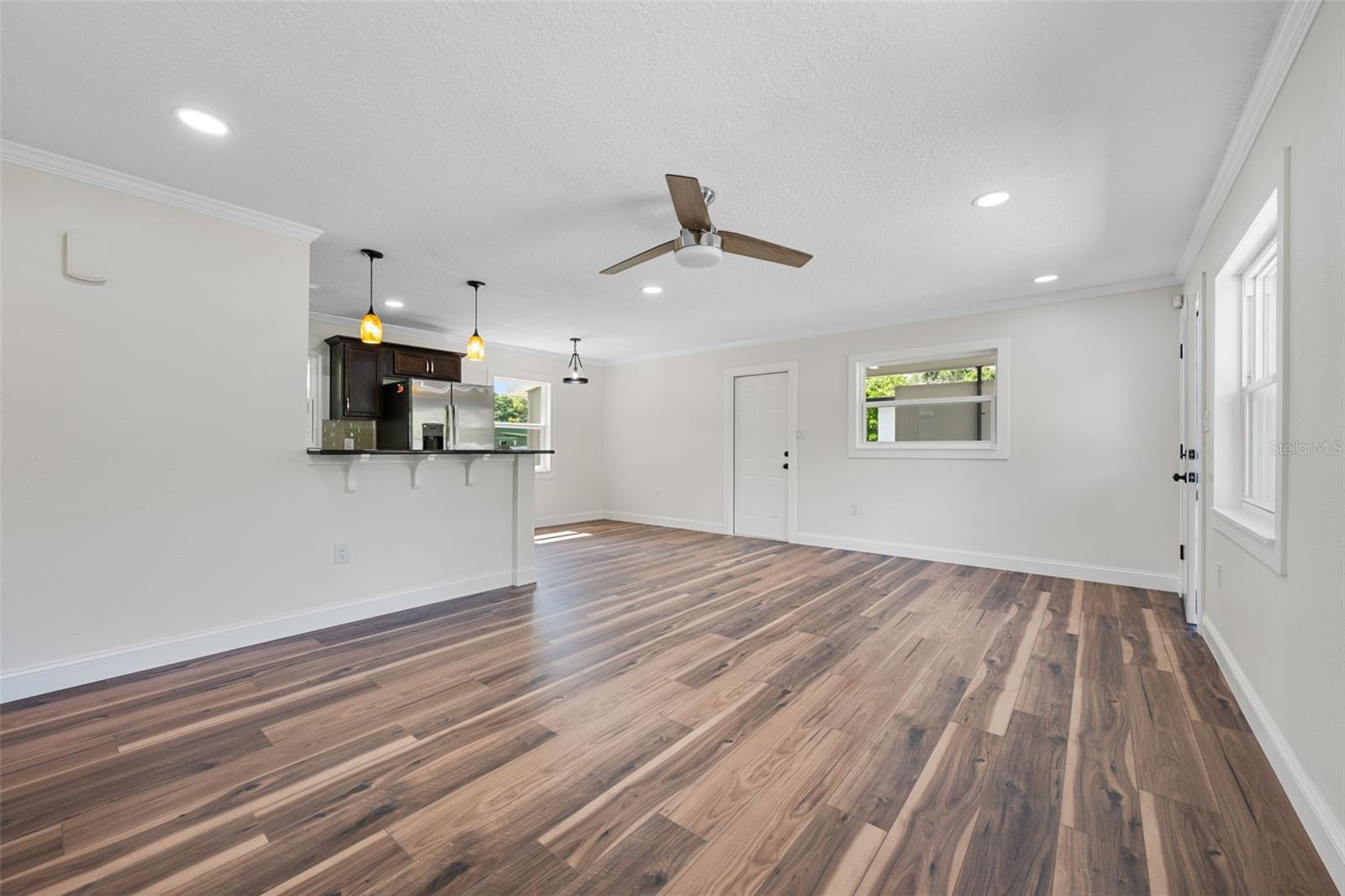Image 3 of 18 For 709 Suzette Drive