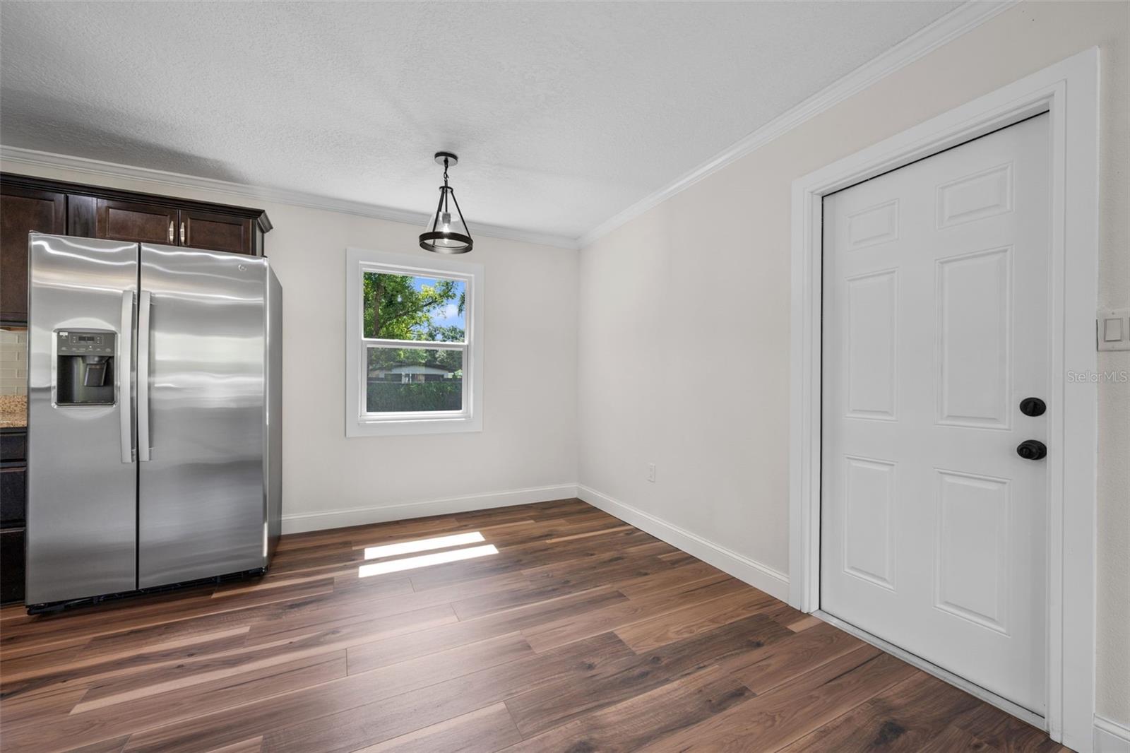 Image 5 of 18 For 709 Suzette Drive