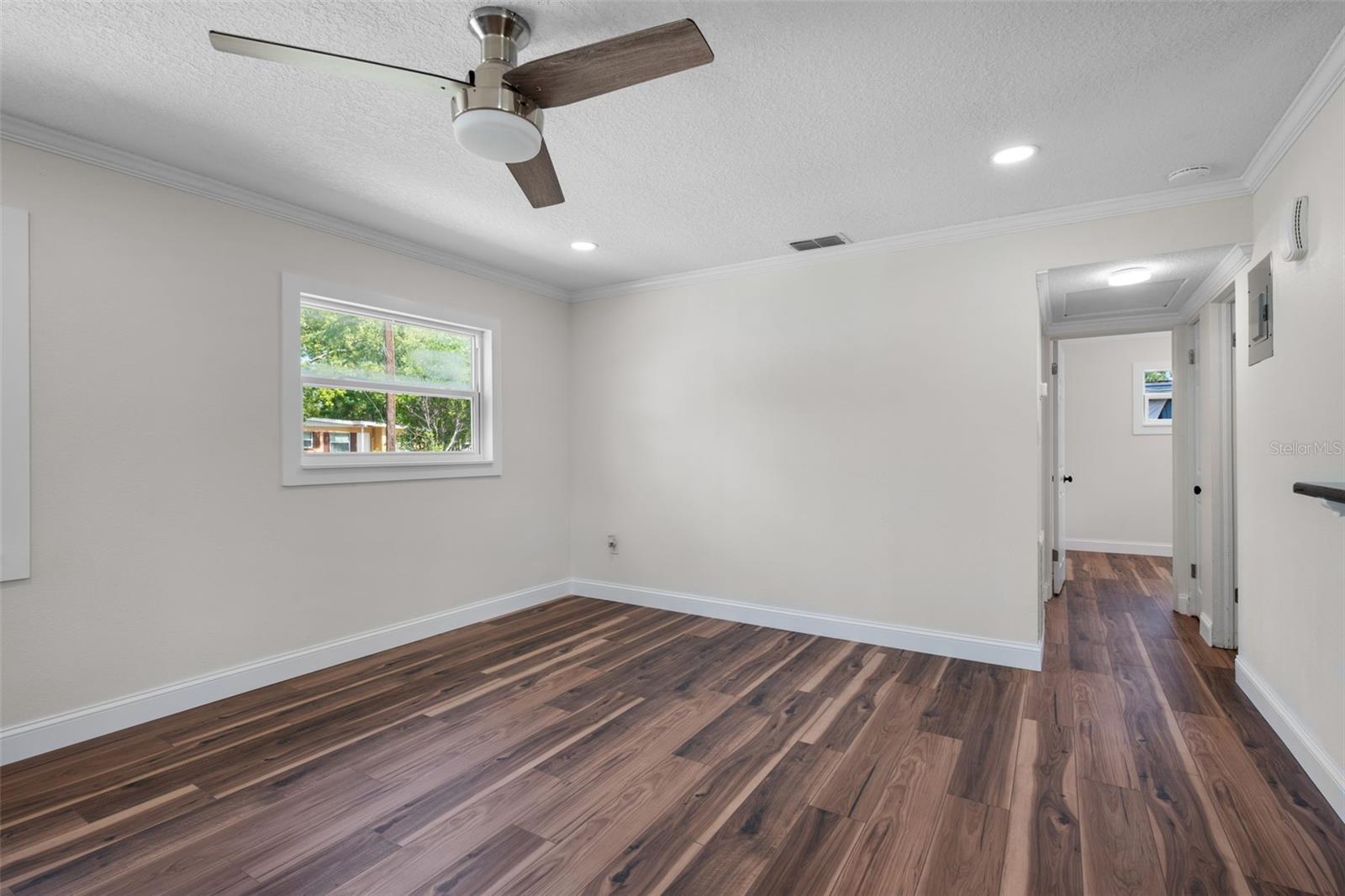 Image 9 of 18 For 709 Suzette Drive
