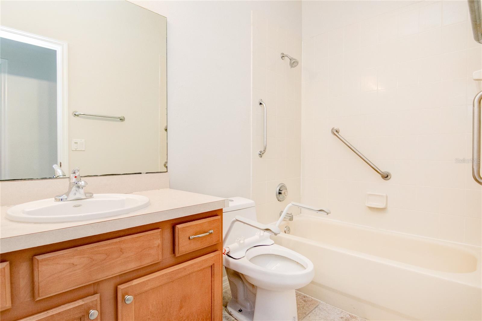 Image 19 of 29 For 9853 Portofino Drive
