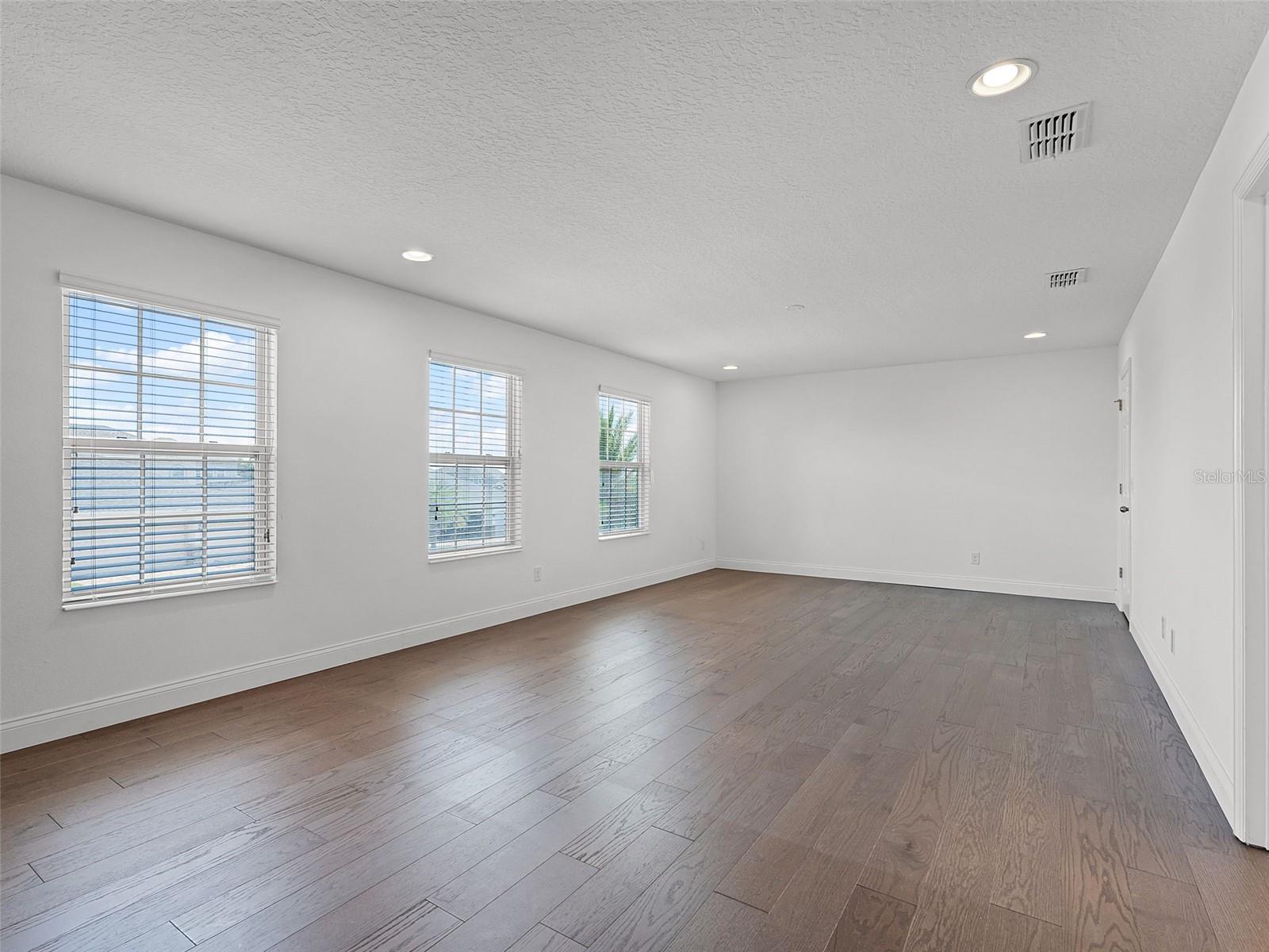 Image 16 of 36 For 2432 Riviera Lane