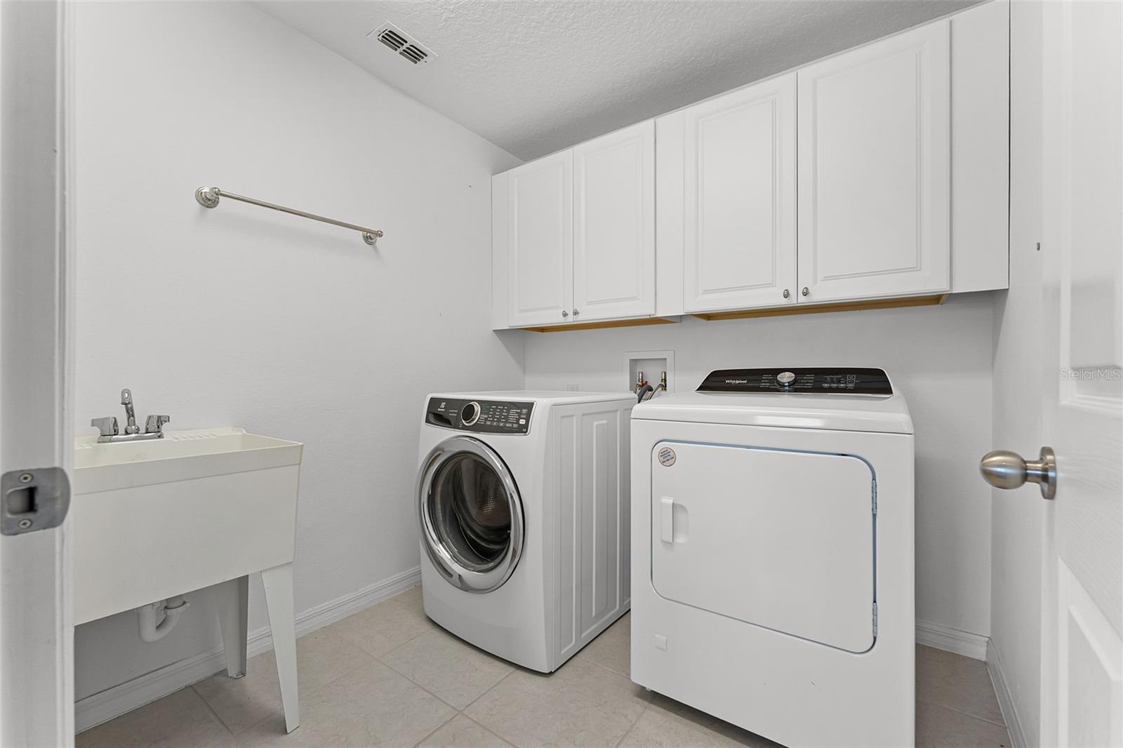 Image 17 of 36 For 2432 Riviera Lane