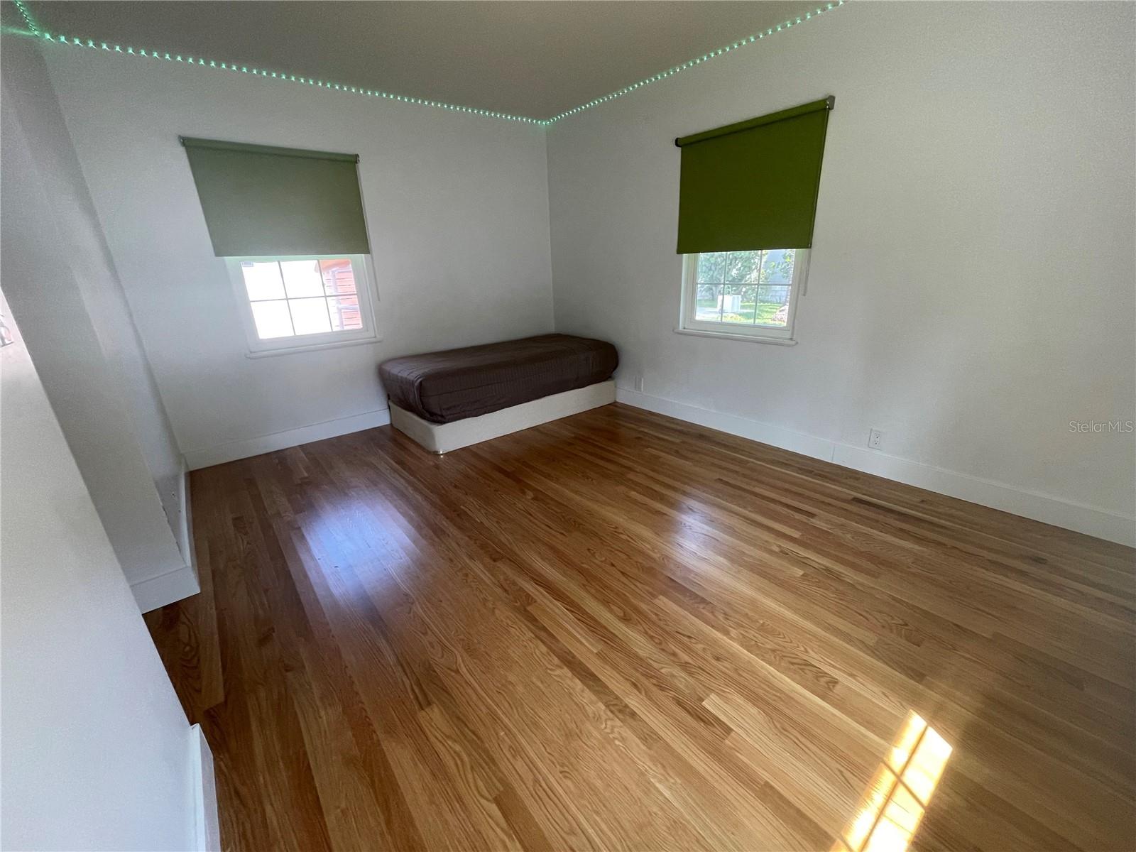 Image 13 of 30 For 3411 De Bazan Avenue
