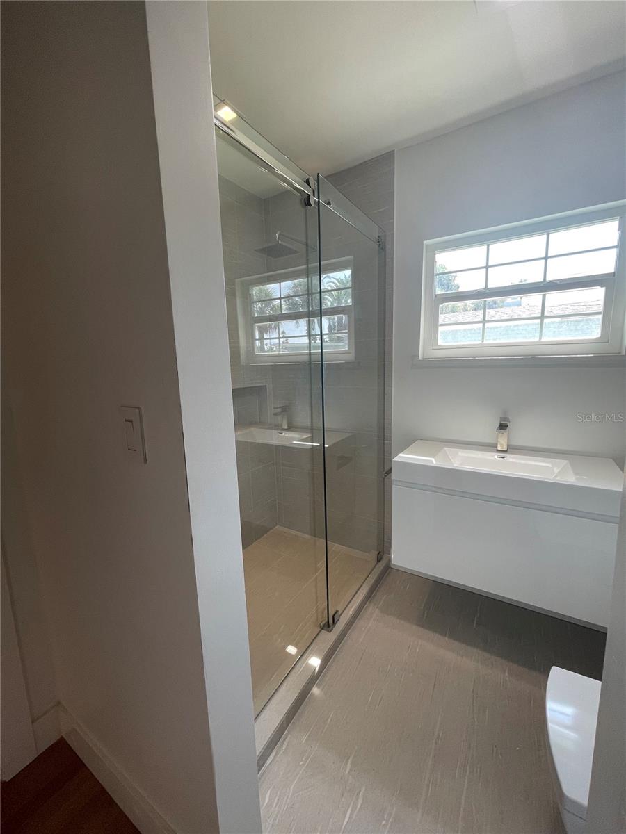 Image 20 of 30 For 3411 De Bazan Avenue