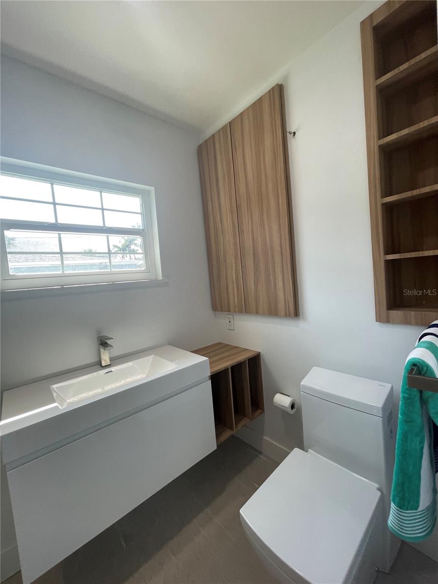 Image 21 of 30 For 3411 De Bazan Avenue