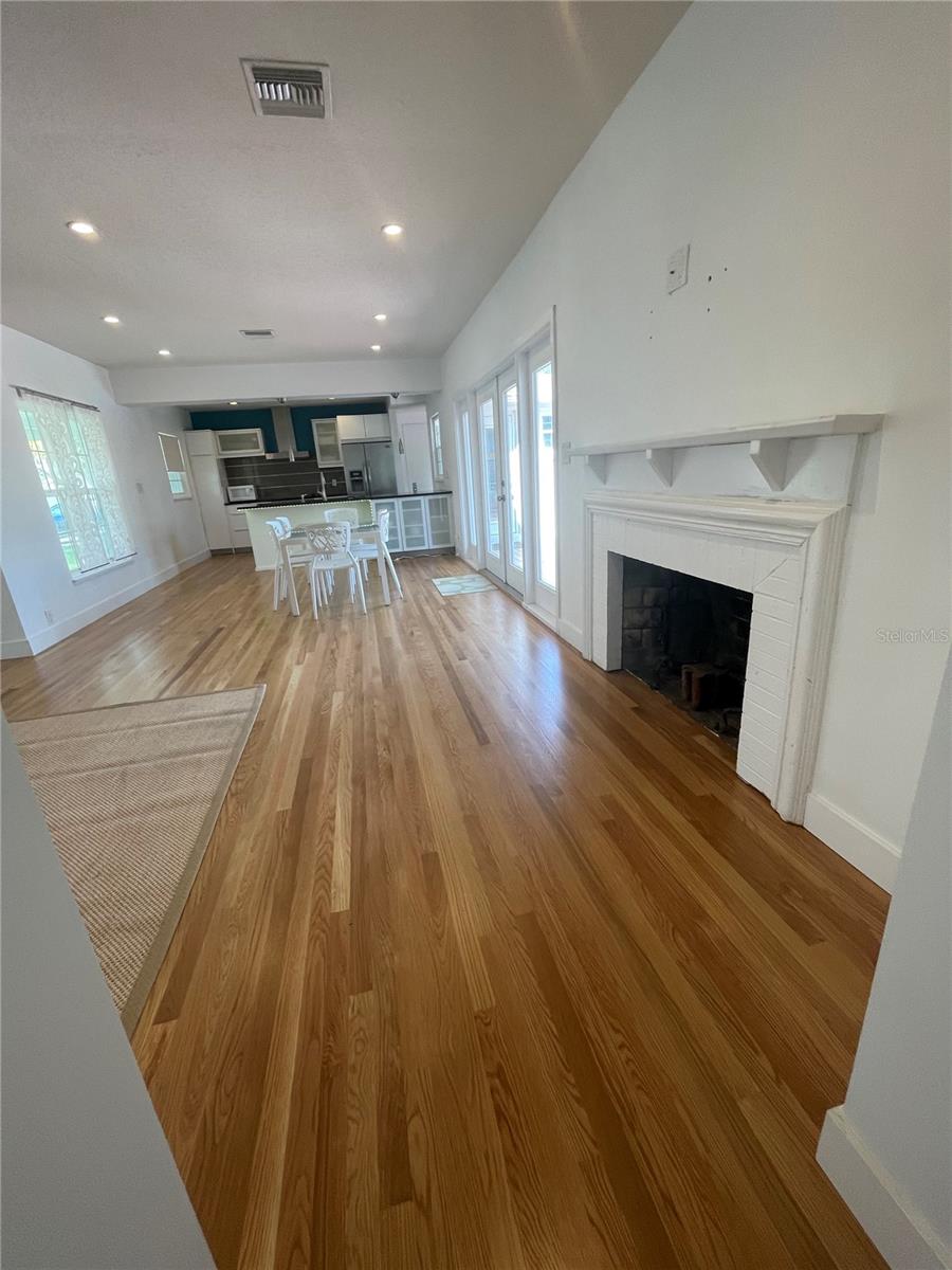 Image 5 of 30 For 3411 De Bazan Avenue