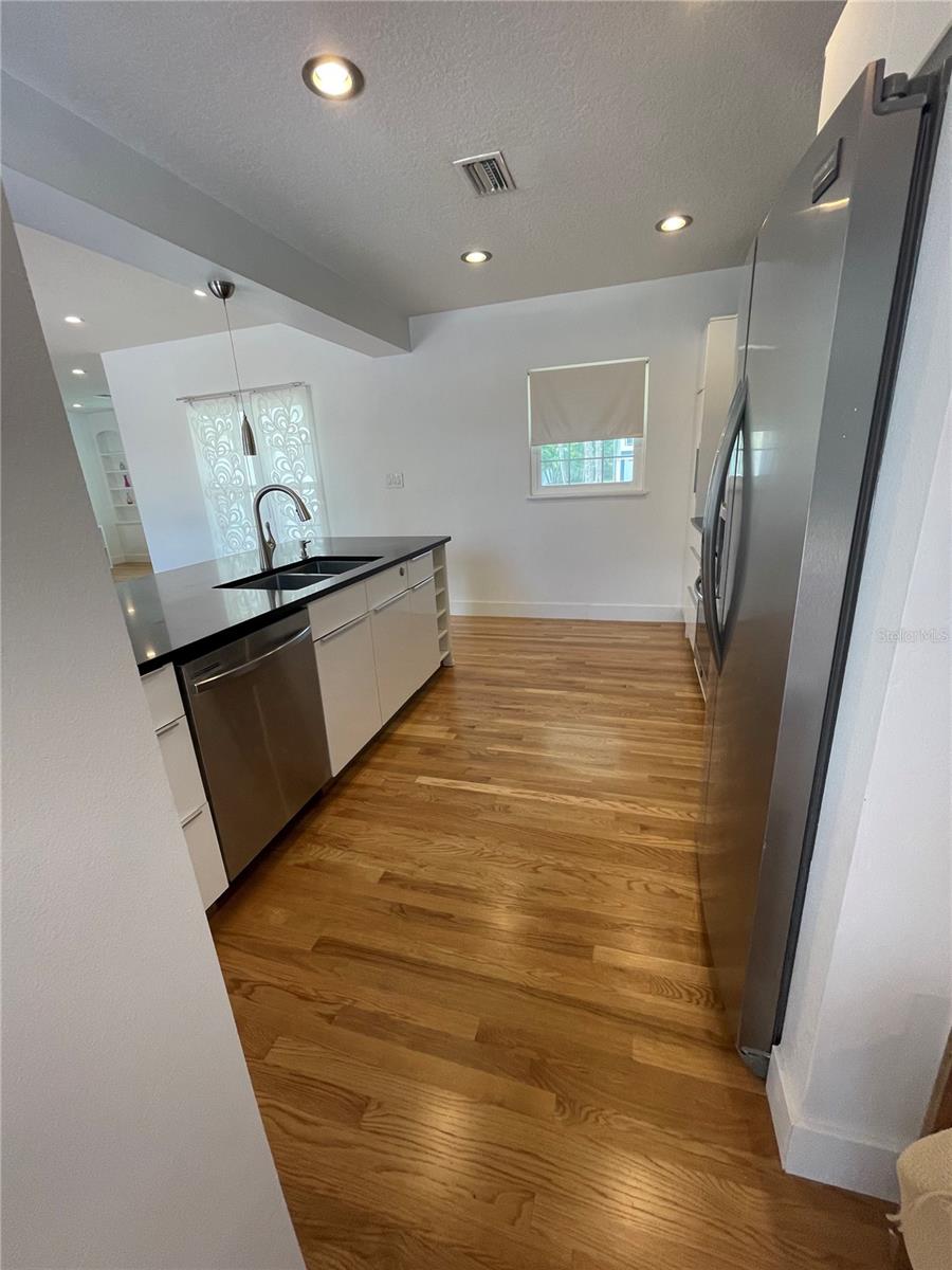 Image 9 of 30 For 3411 De Bazan Avenue