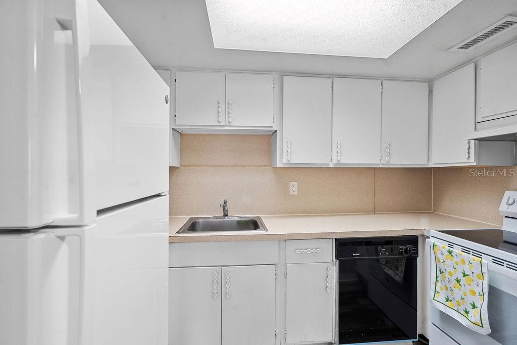 Image 8 of 17 For 2517 Caper Lane 207