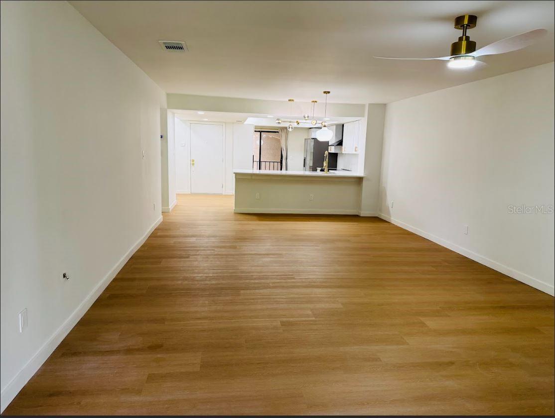 Image 10 of 35 For 1055 Kensington Park Drive 205